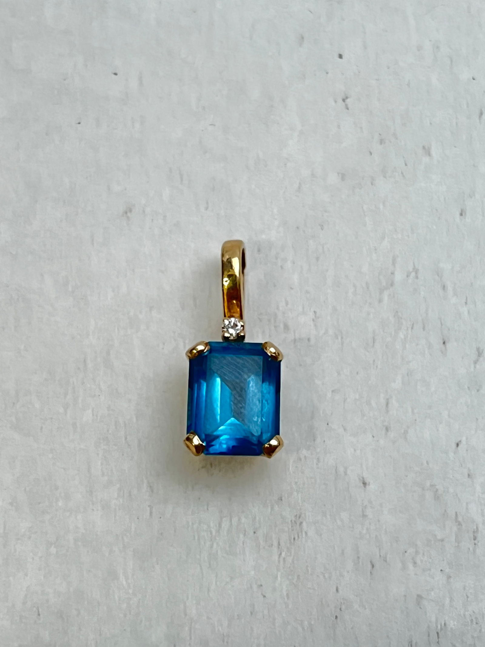 14K Yellow Gold Blue Topaz Diamond Pendant, 2.3g TW, .75''L (1 of 3)