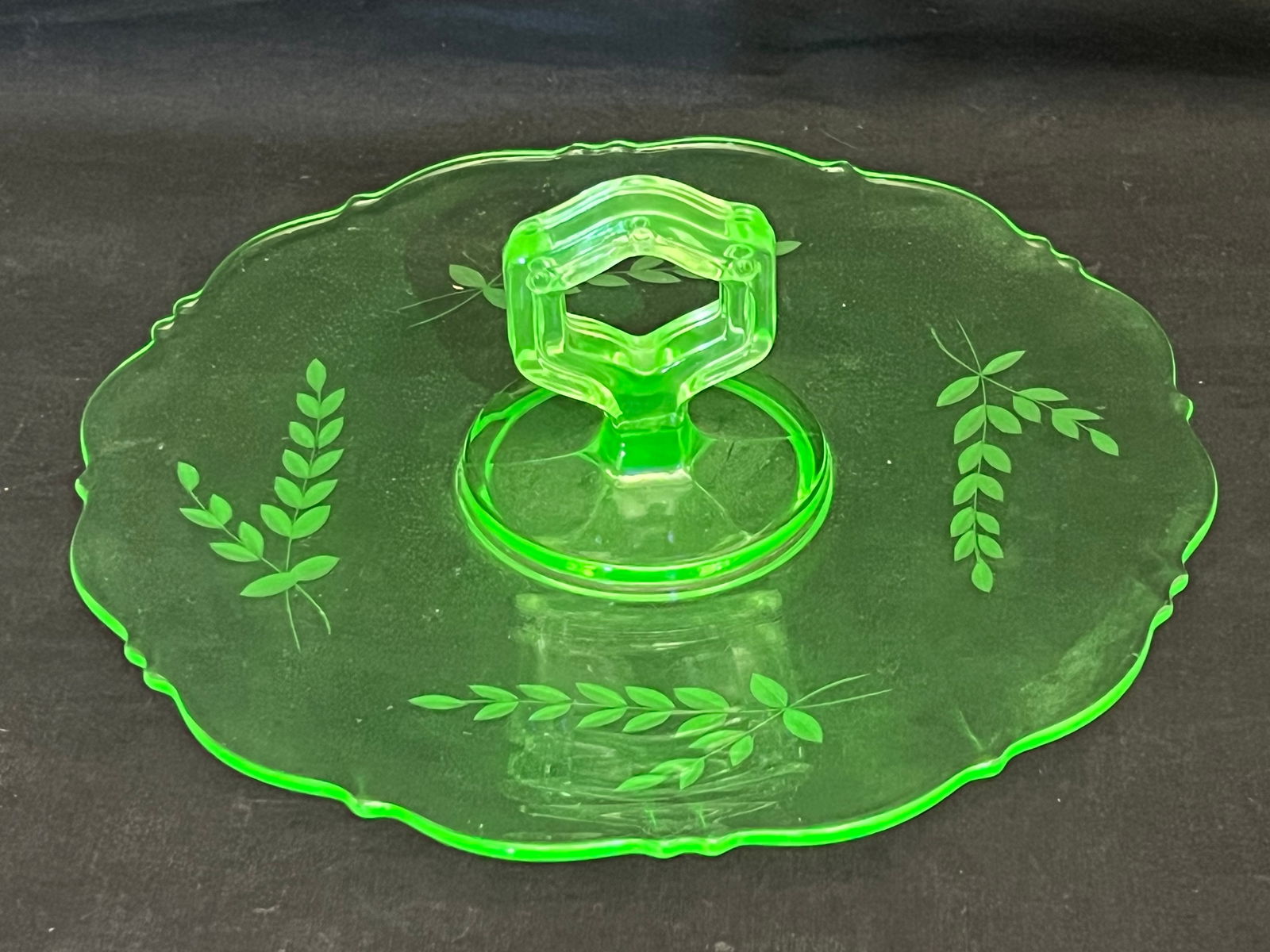 Vintage Uranium Glass Handled Platter 10''Circ. (1 of 3)