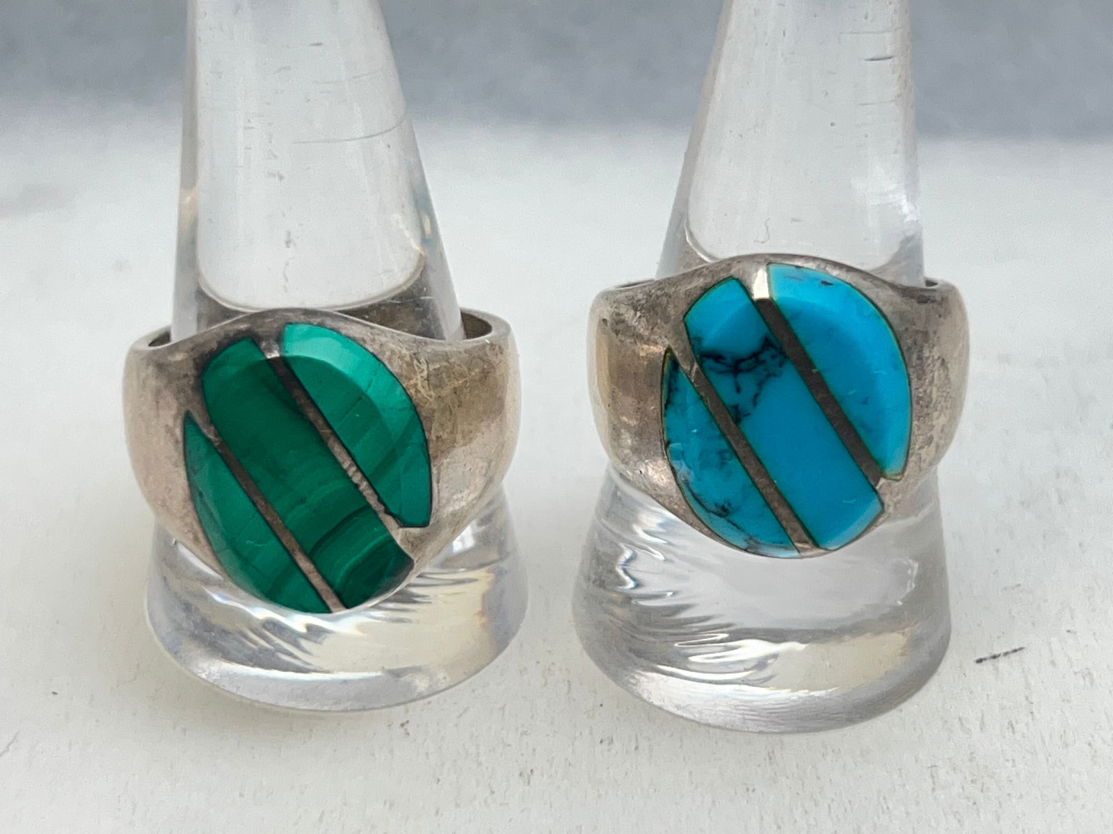 (2)Vintage Sterling Taxco Mexico Rings, TW 38.25g - Turquoise Sz 10.5, Malachite Sz 12.5: (2)Vintage Sterling Taxco Mexico Rings, TW 38.25g - Turquoise Sz 10.5, Malachite Sz 12.5