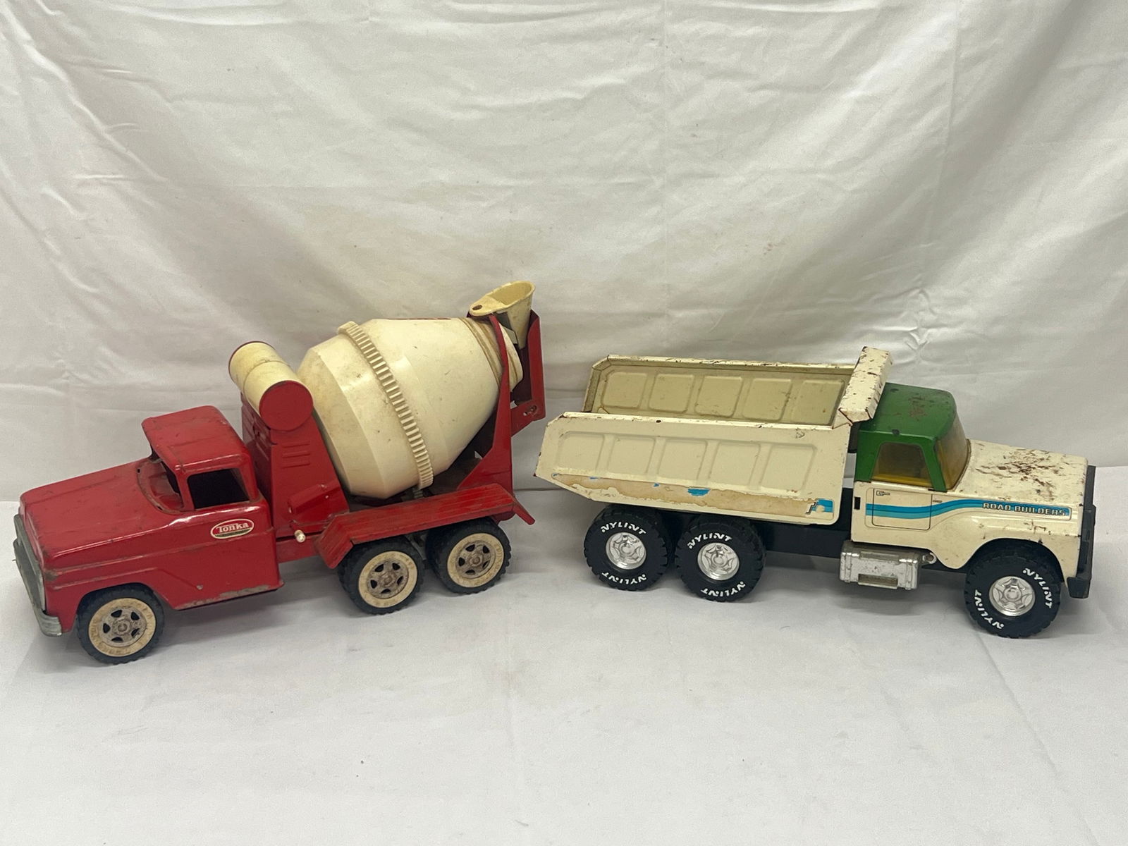 Vintage Tonka Cement Truck + Nylint Road Builder (1 of 8)