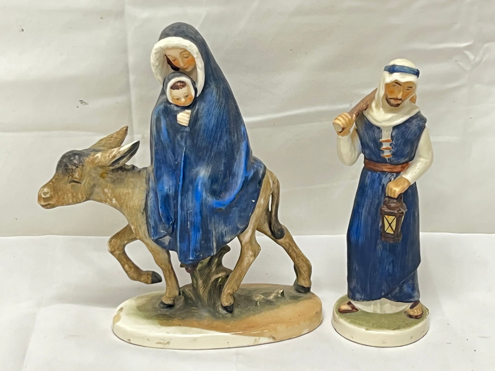 1960s Hummel Goebel Joseph & Mary with Jesus Figure: 1960s Hummel Goebel Joseph & Mary with Jesus Figure