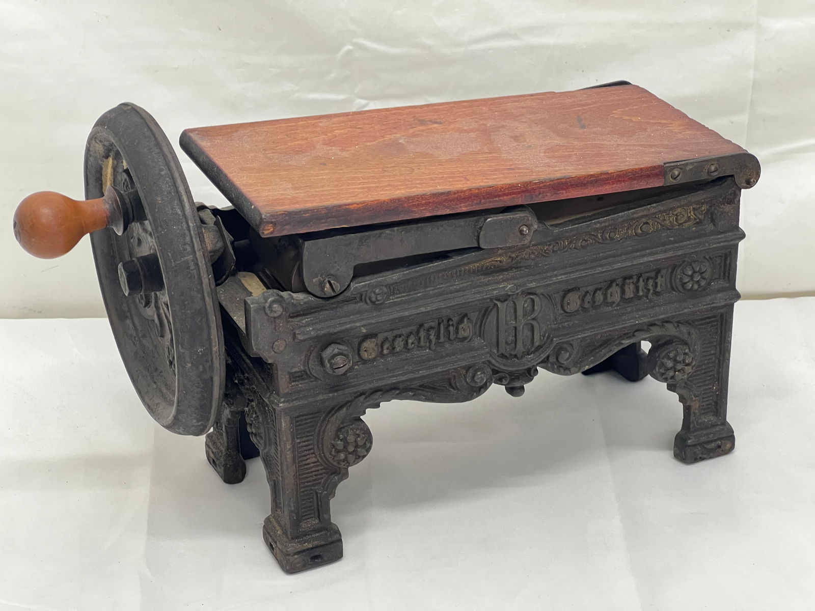 Antique German Cast Iron Tobacco Shredder / Cutter - Gesetzlich Geschutzt Cast Iron Tobacco Machine (1 of 7)