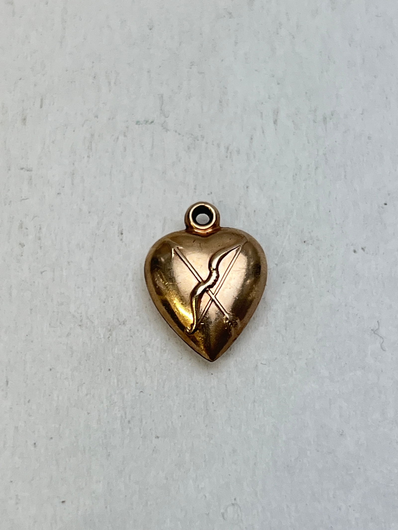10K Gold Heart Locket, .86g TW: 10K Gold Heart Locket, .86g TW