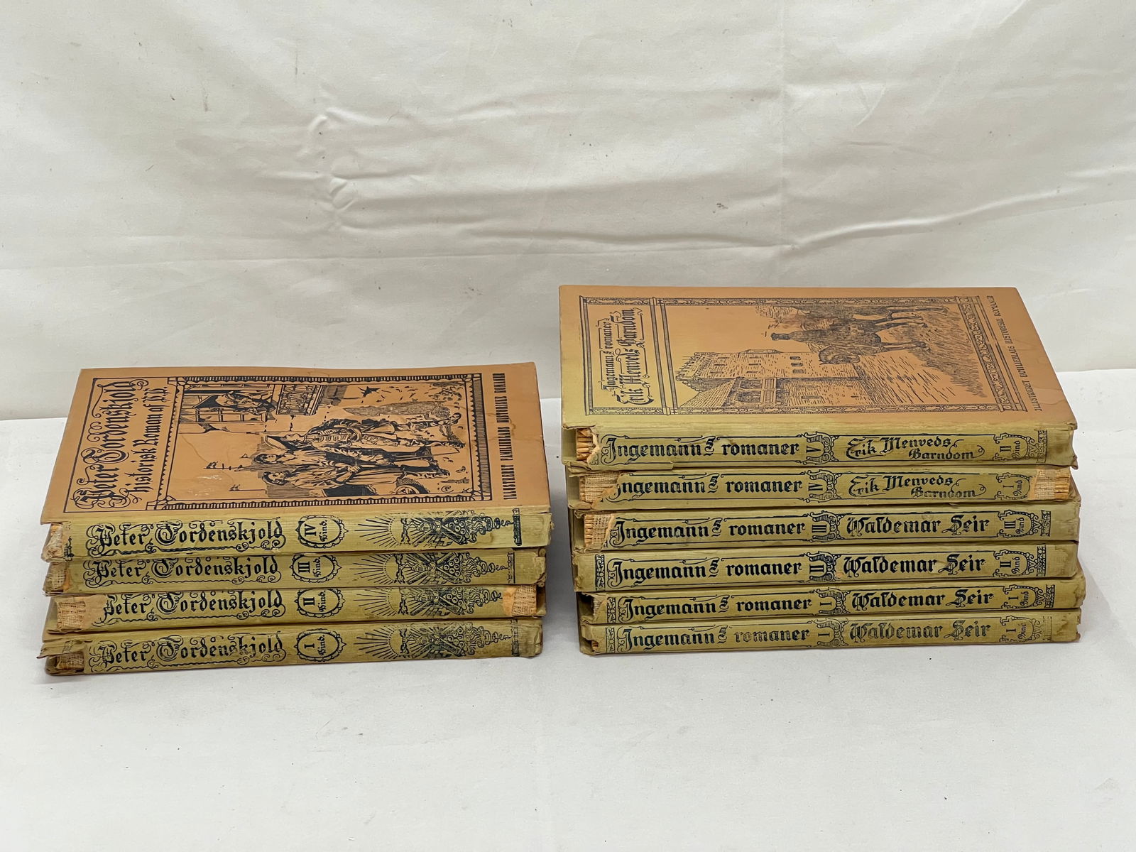 (10)1920s Hardcover Books Valdemar Seir - Horten C.Anderson A/S Forlag - Historik Roman - B.S. (1 of 7)