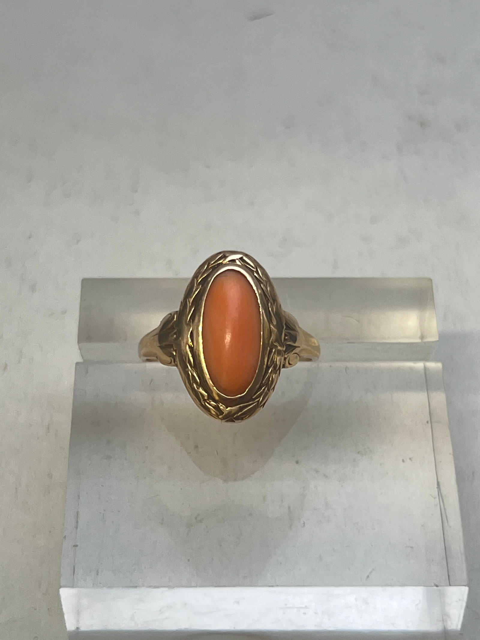 Vintage 14K Gold Pink Coral Ring, Sz 5.5, TW 3.35g (1 of 3)