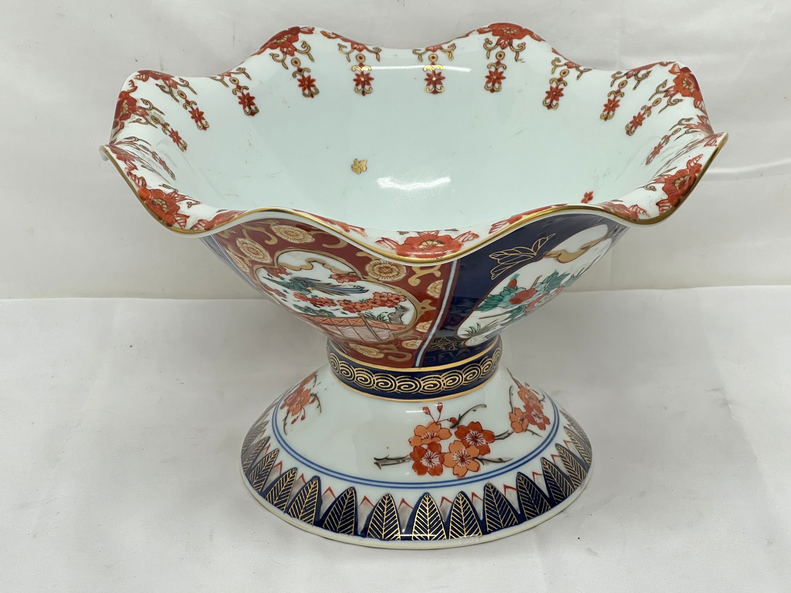 Handpainted Gold Imari Centerpiece Bowl 12'' x 7.75'': Handpainted Gold Imari Centerpiece Bowl 12'' x 7.75''