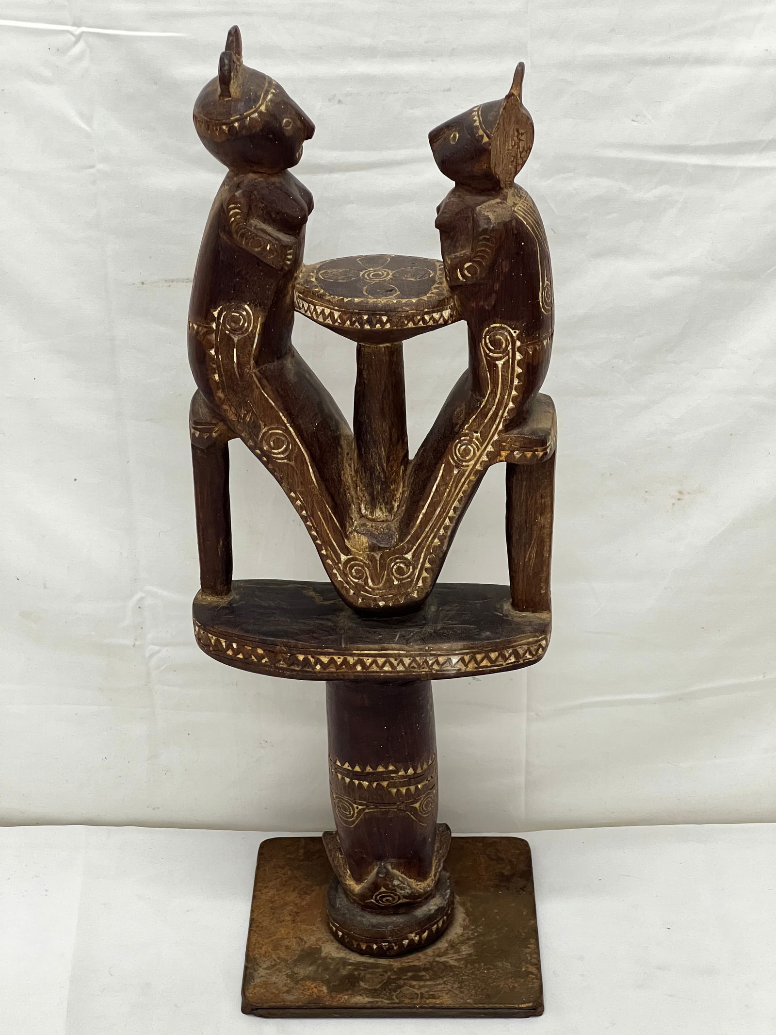 Antique Papa New Guinea Carved Figure 6'' x 6'' x 19''T - Metal Base: Antique Papa New Guinea Carved Figure 6'' x 6'' x 19''T - Metal Base