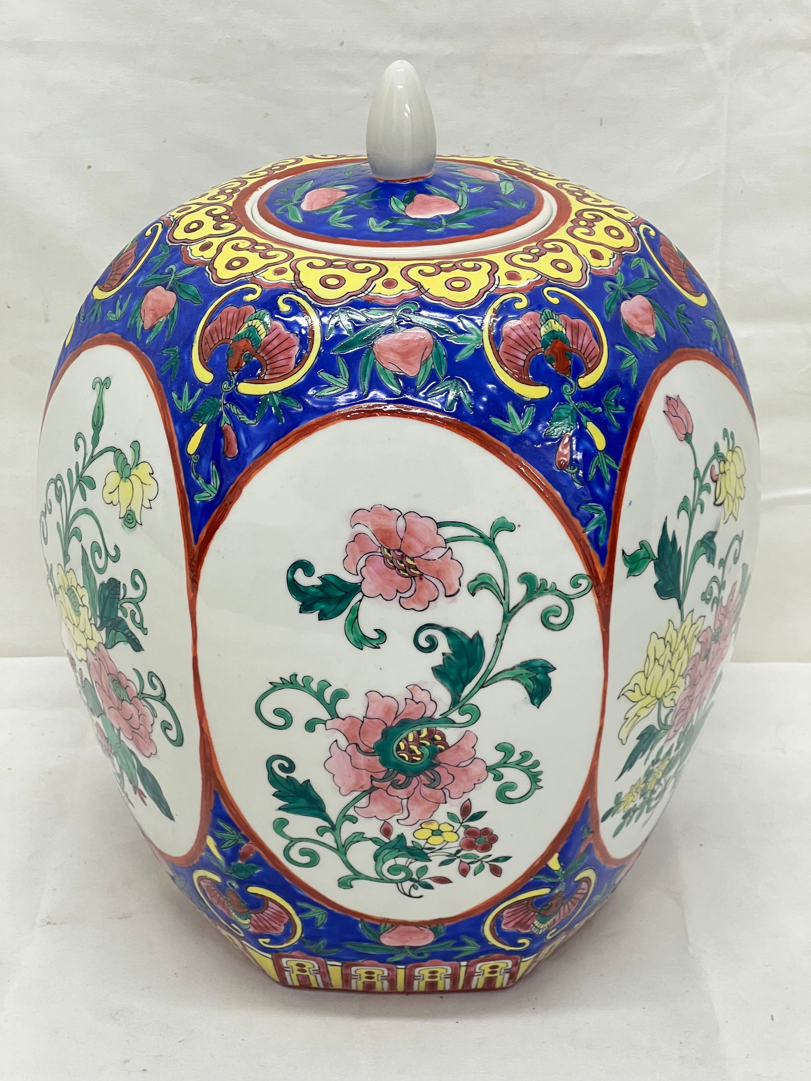 Porcelain Chinese Famille Rose Ginger Jar (1 of 6)