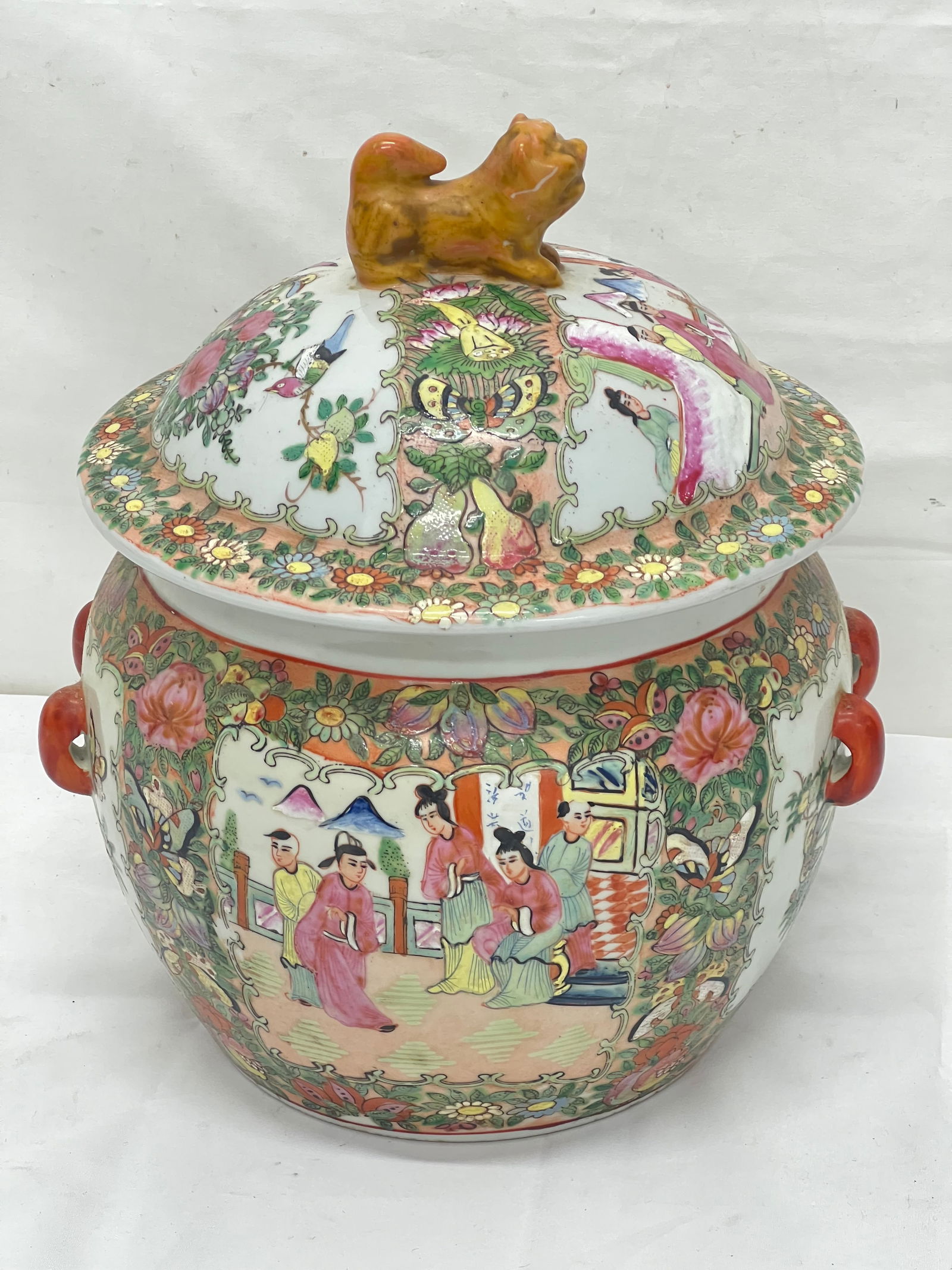 Famille Rose Chinese Kamcheng Porcelain Jar 9'' x 12'': Famille Rose Chinese Kamcheng Porcelain Jar 9'' x 12''