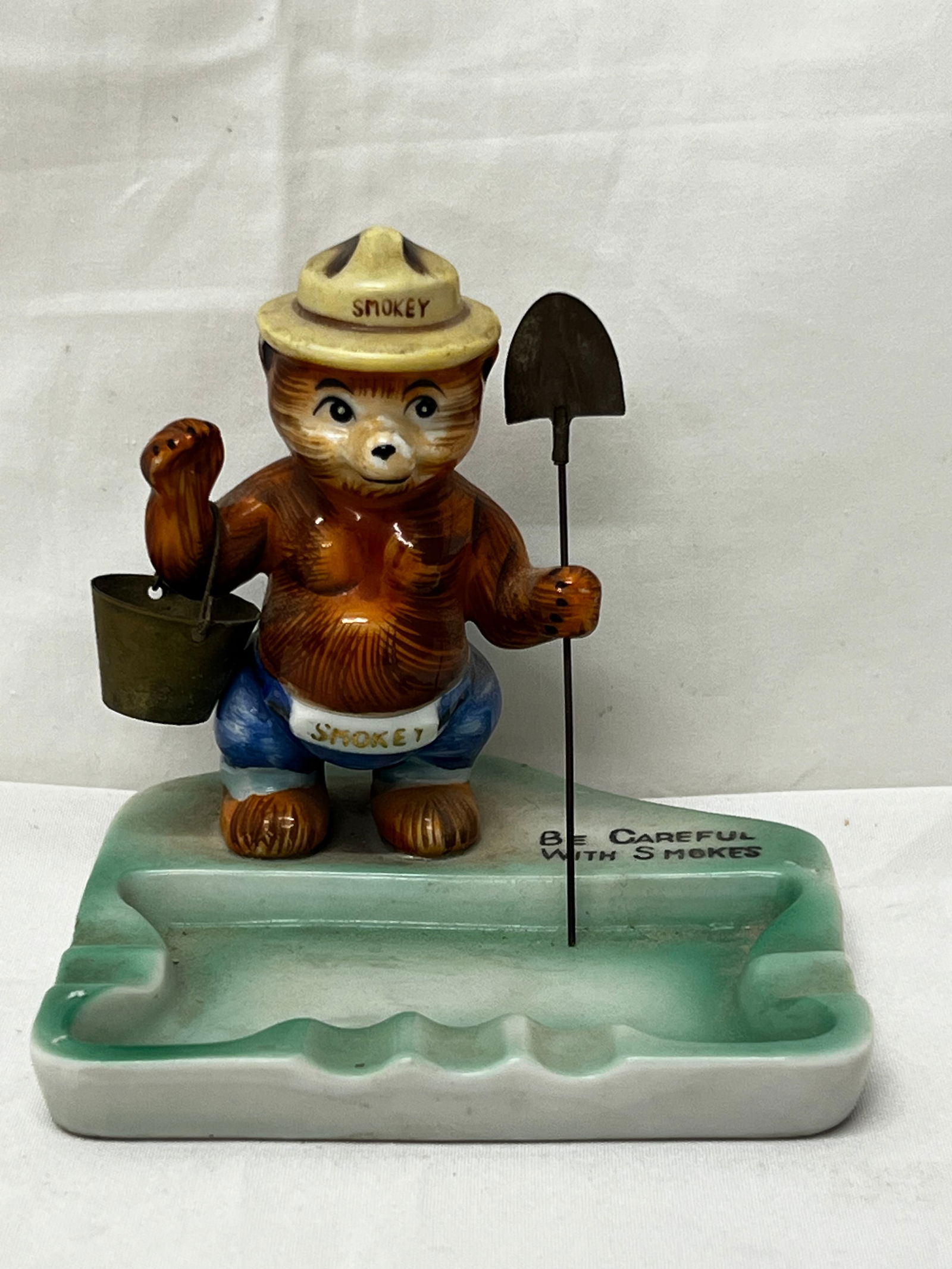 1950s Norcrest Smokey The Bear Ashtray - Norcrest Japan Ashtray 4'' x 4'' x 4.25'': 1950s Norcrest Smokey The Bear Ashtray - Norcrest Japan Ashtray 4'' x 4'' x 4.25''
