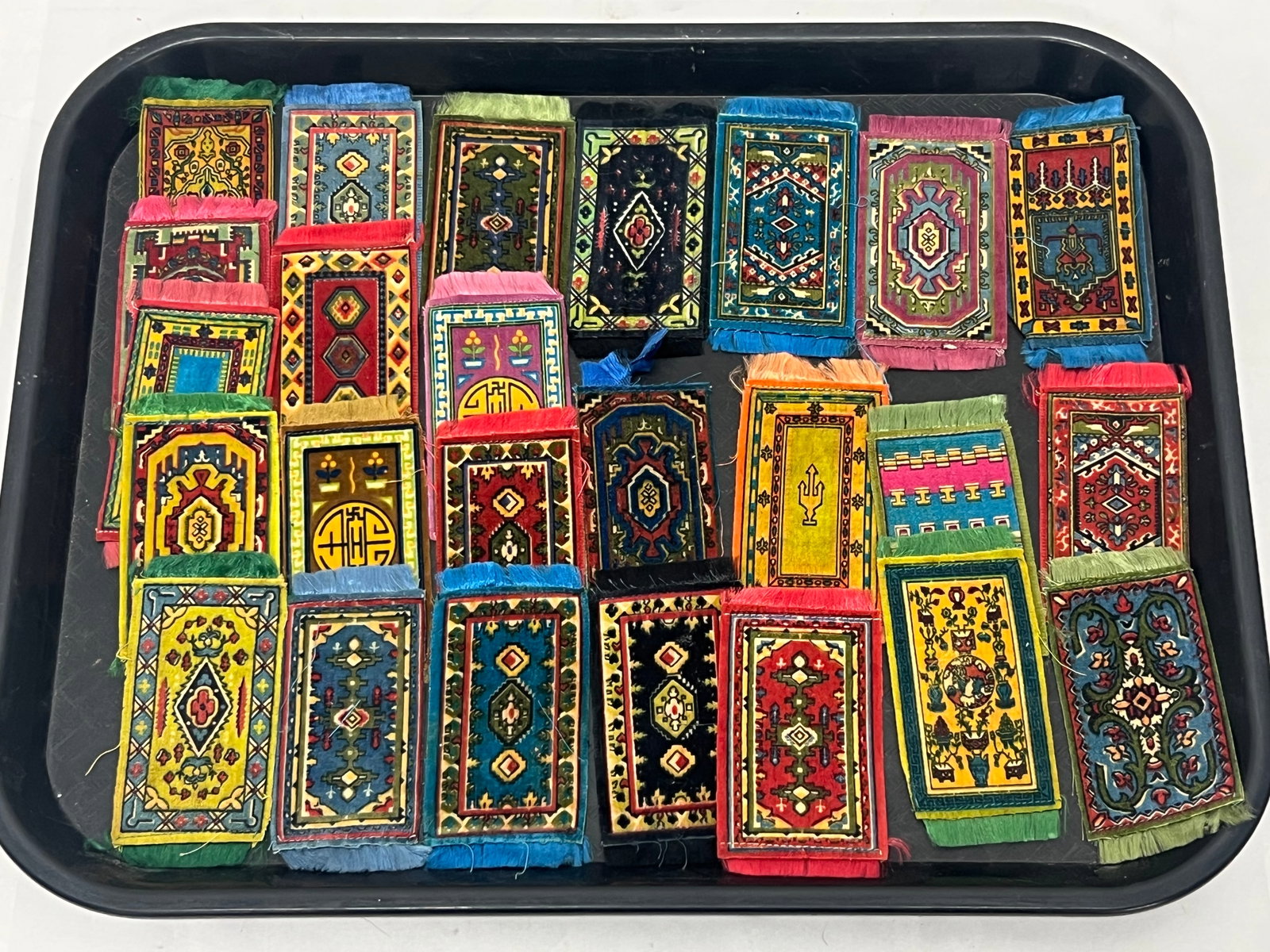 (25)Asst Antique Tobacco Silks 2.25'' x 4.25'', Various Patterns: (25)Asst Antique Tobacco Silks 2.25'' x 4.25'', Various Patterns