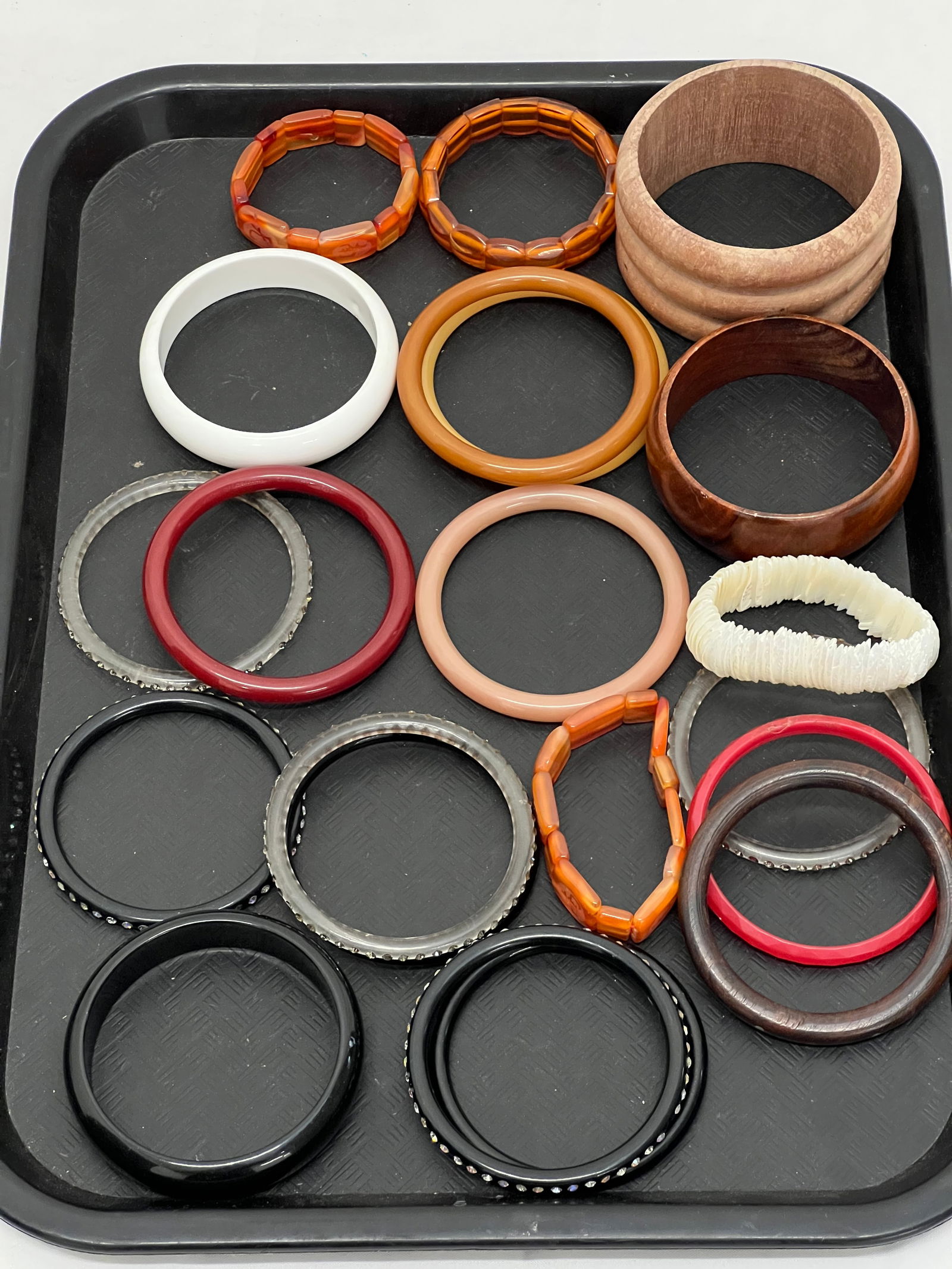 20+ Asst Vintage Bracelets - Various Styles & Composition: 20+ Asst Vintage Bracelets - Various Styles & Composition