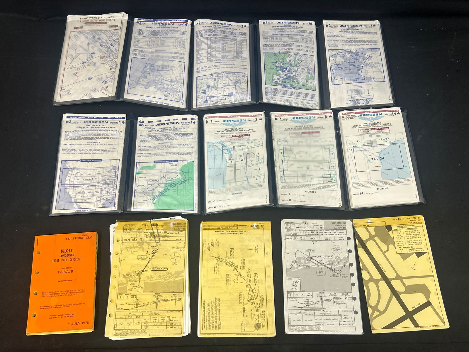 Vintage TWA Jeppesen Aviation Charts,Pilots Flight Crew Checklist - 1978 Pilots Condensed Flight: Vintage TWA Jeppesen Aviation Charts,Pilots Flight Crew Checklist - 1978 Pilots Condensed Flight Crew Checklist Book + TWA Navigation Route Charts