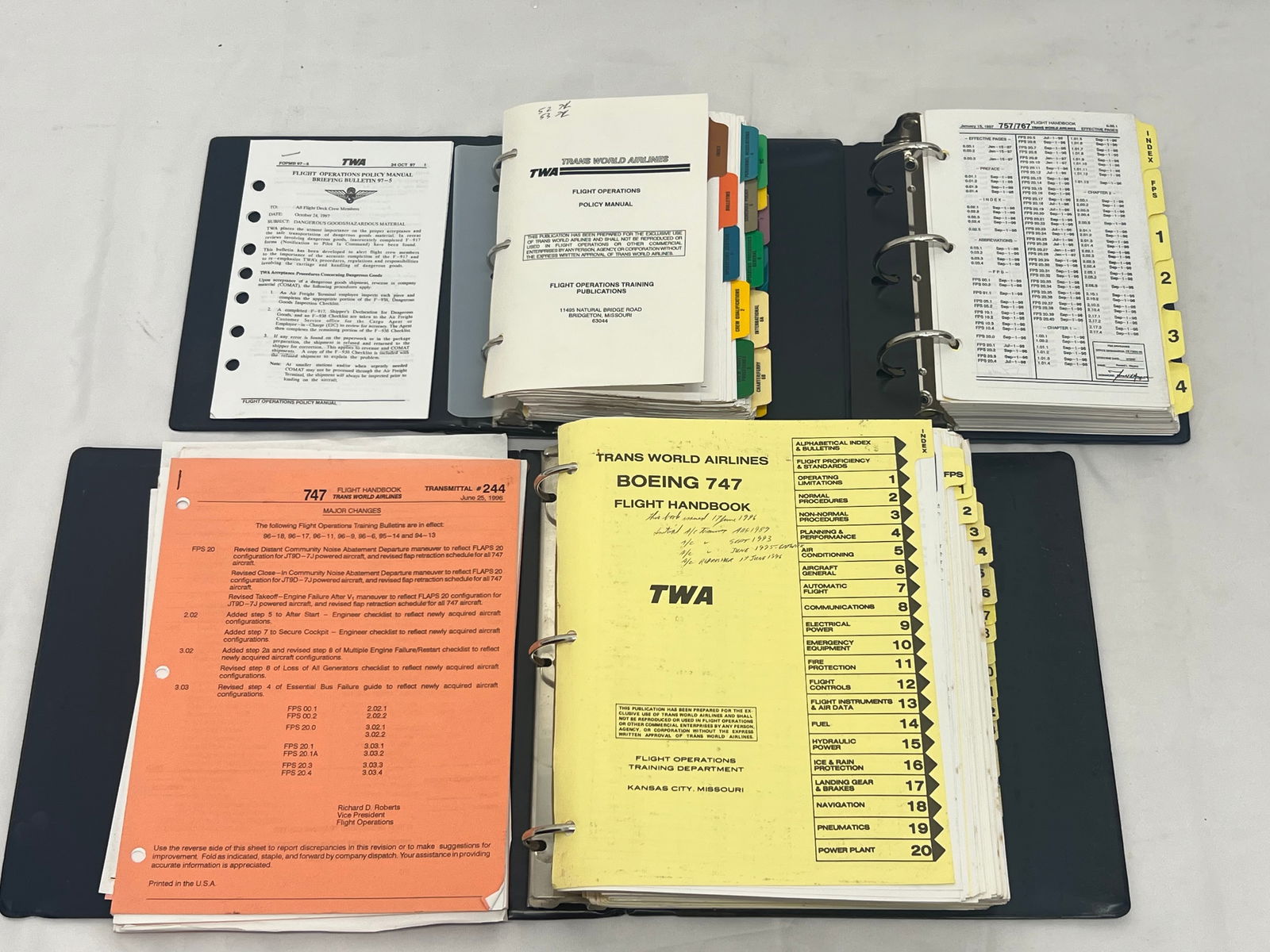 TWA-757/767 Flight Handbook Operator Manual, 747 Handbook- TWA 747 Flight Handbook Binder with (1 of 12)