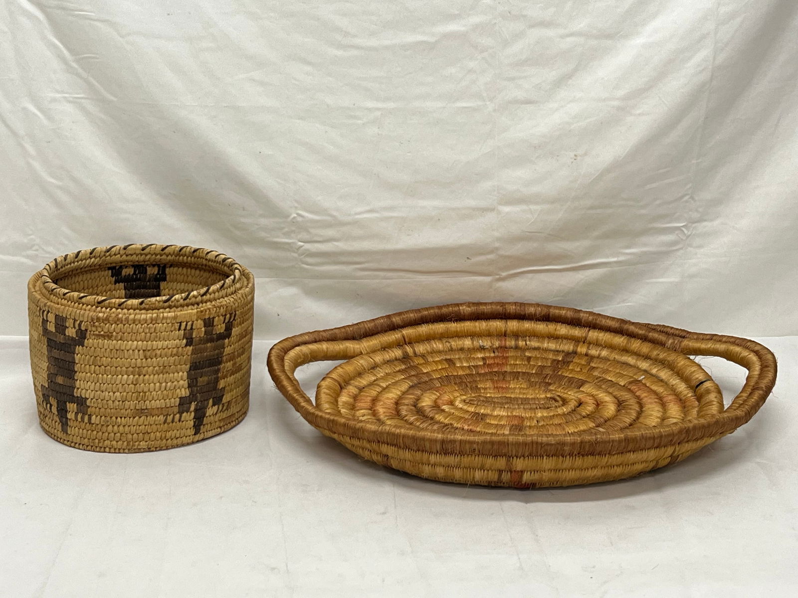 Hopi Coil Basket , Papago Figure Basket - Hopi Coil Tray Basket 14.5'' x 19'' x 2.5'' , Papago Baske (1 of 8)