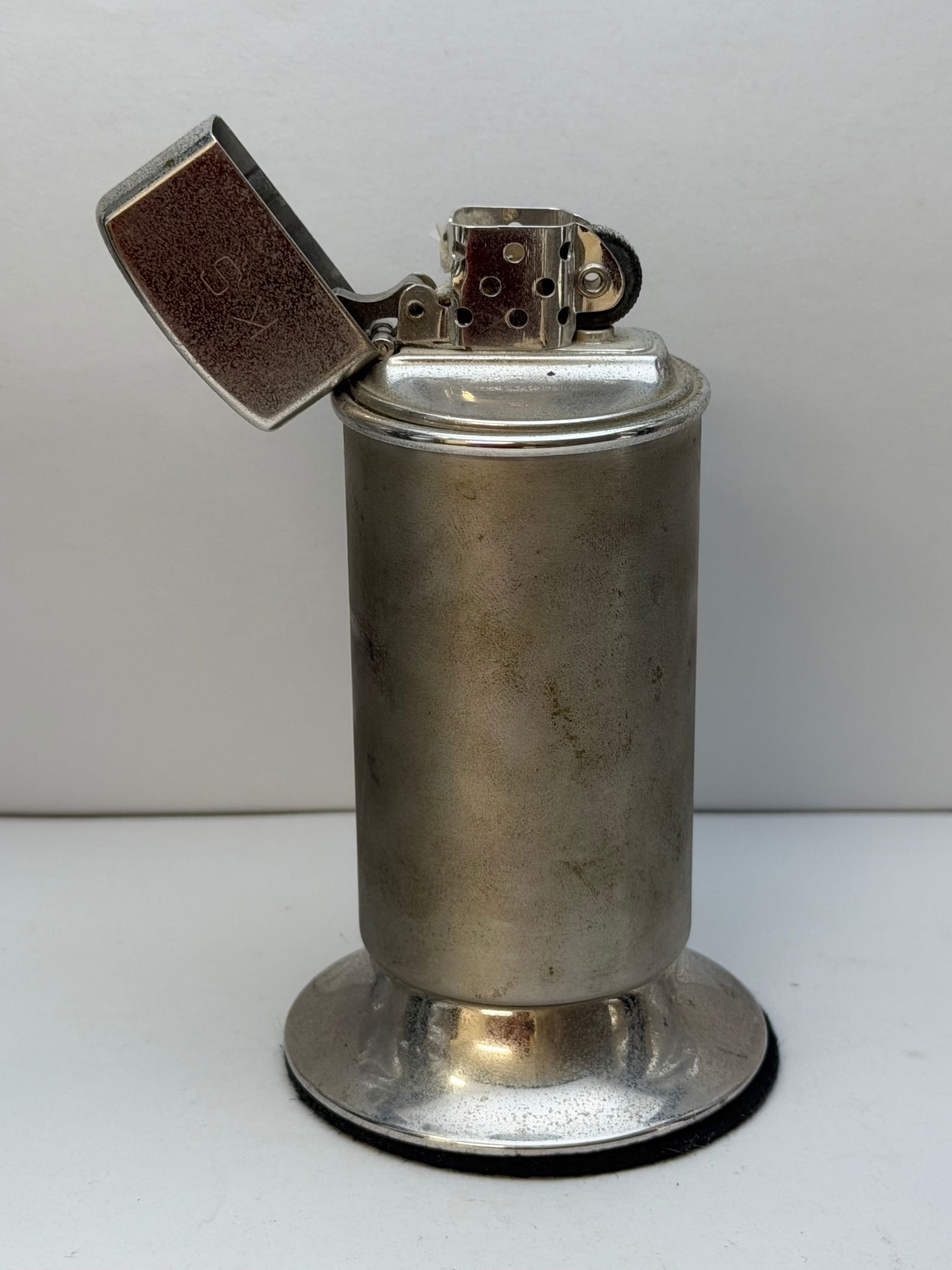 1960s Zippo Moderne Table Lighter , 2.25" x 4"T (1 of 4)