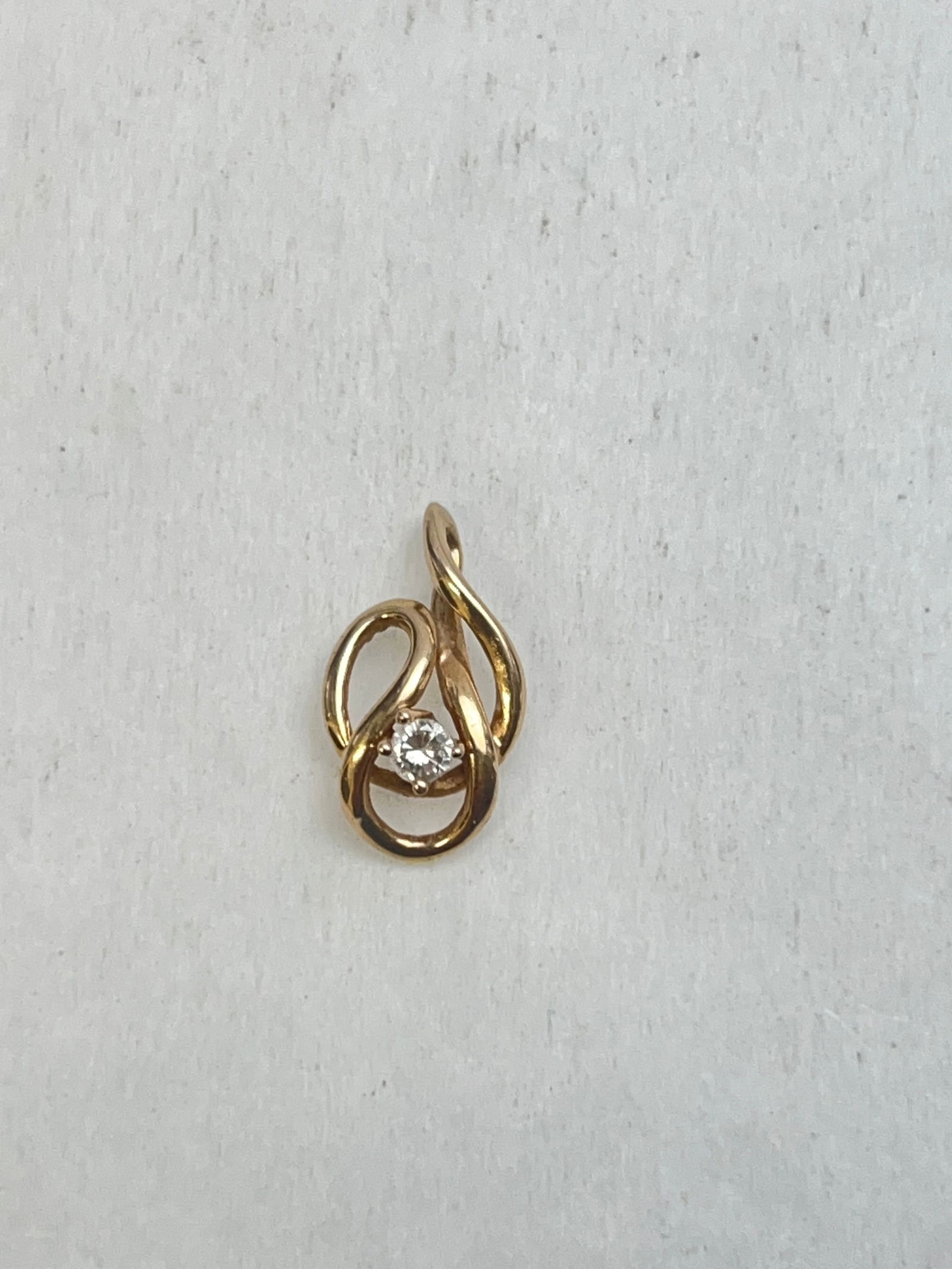 14K Gold Diamond Pendant .75''L, TW .93g (1 of 3)