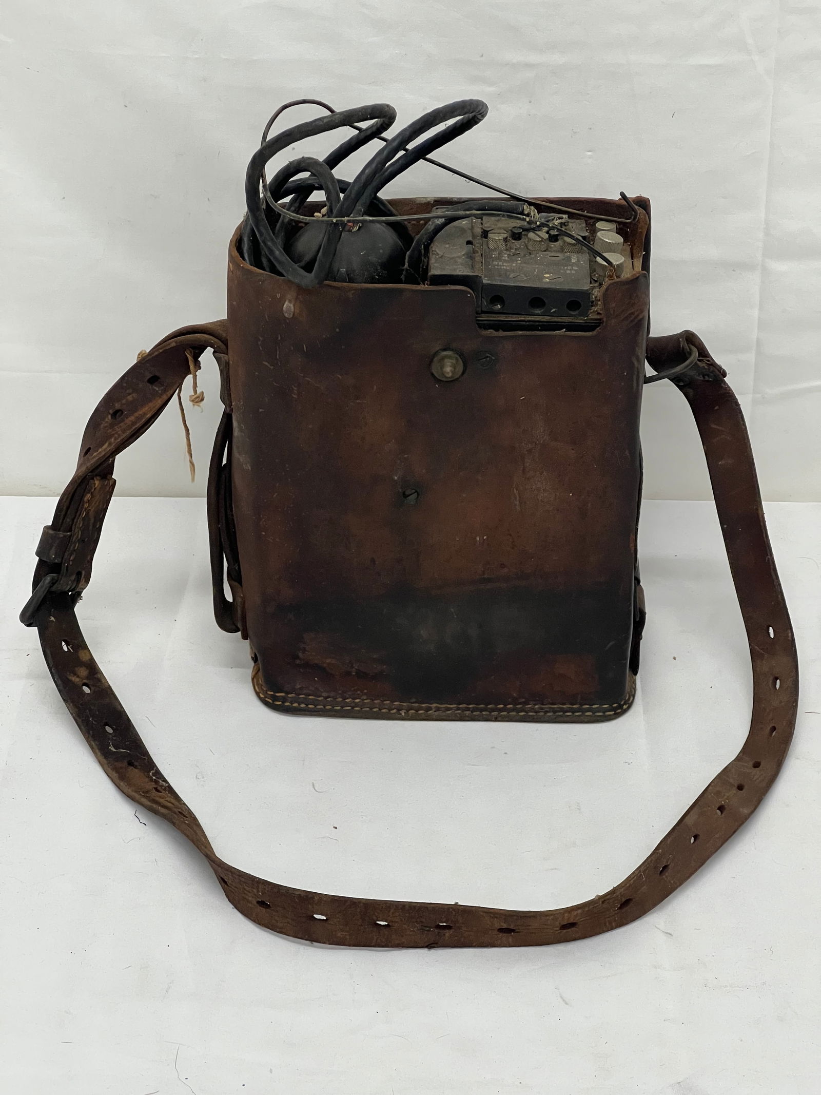 WWII Signals Corp. US Army Telephone EE-8-A with Leather Case - Marked on Case (1 of 10)