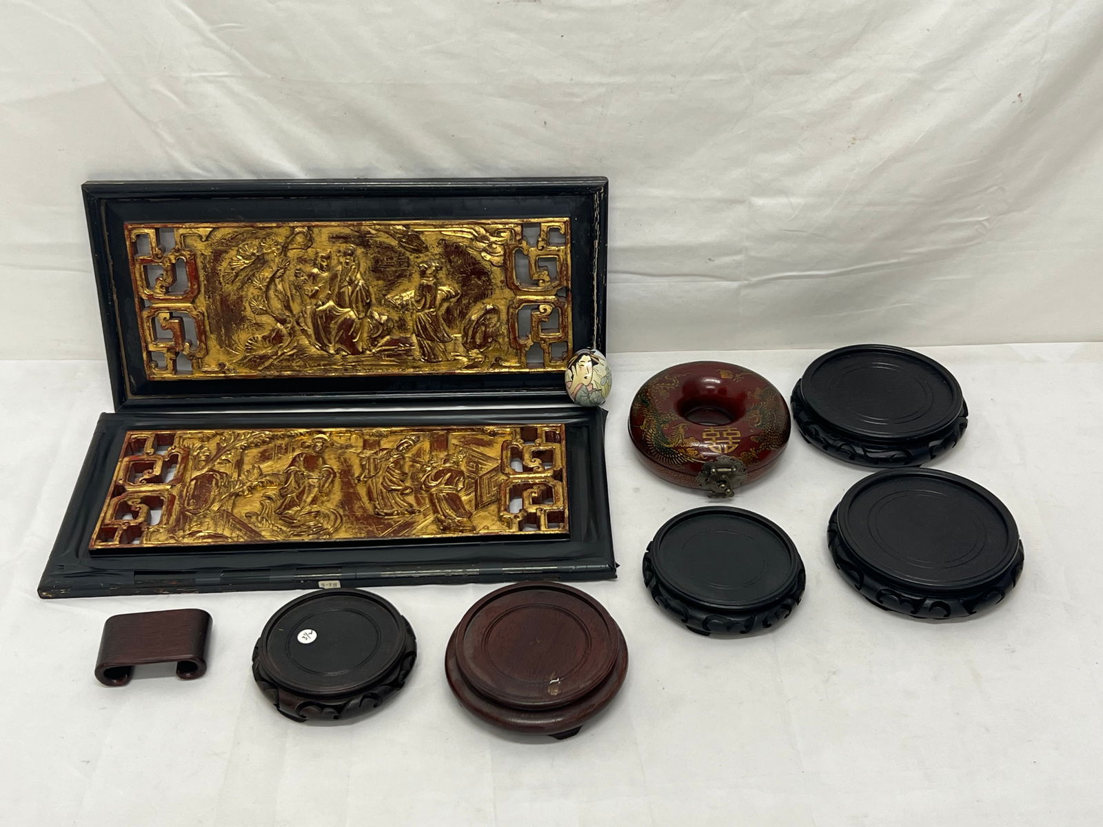 Asst Chinese - 2 Panels, Chao Zhu Box and Stands - C.Zhu Donut Jewelry Box (1 of 9)