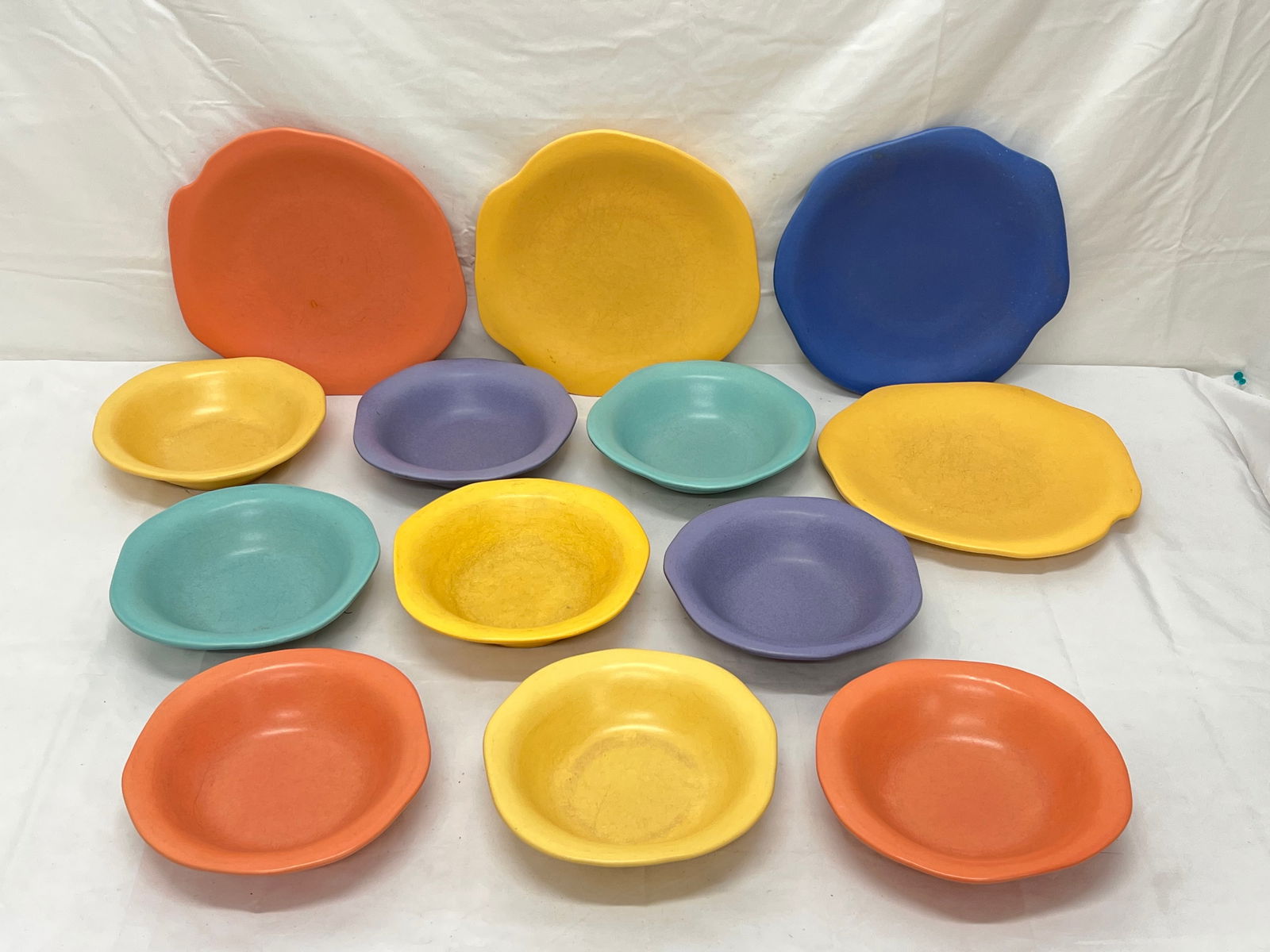 13pcs. CA Pottery Dishes Julie Sanders Cyclamen - Asst Colors - (9)Bowls 8.25'' x 2'' , (4)Plates 1 (1 of 6)