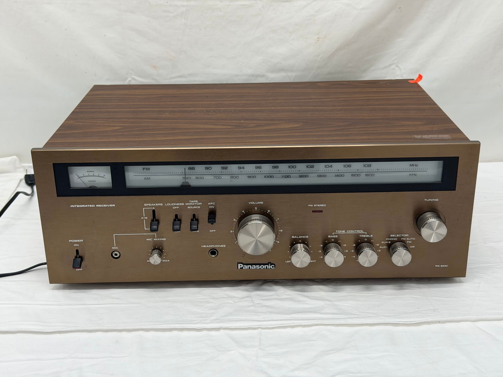 Vintage Panasonic RA-6100 Integrated Receiver: Powers Up - UnTested Fully, Told It Works