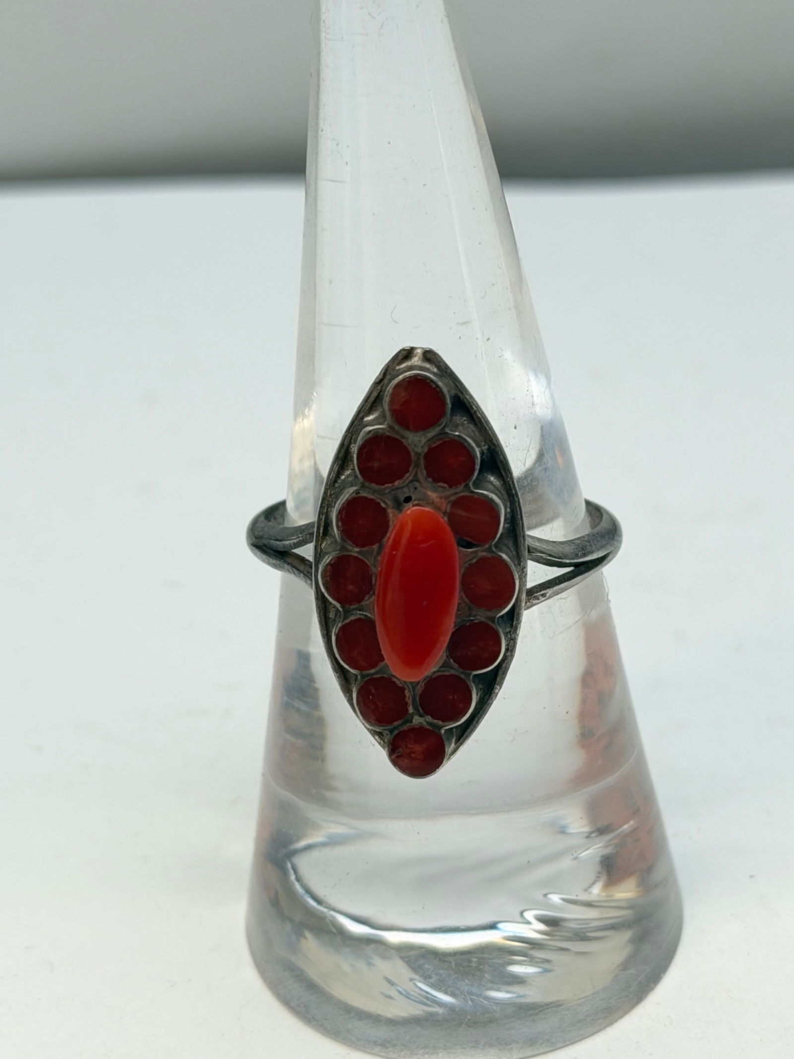 Vintage Zuni Sterling Silver Coral Ring, Signed, Sz 7, TW 4.42g: Vintage Zuni Sterling Silver Coral Ring, Signed, Sz 7, TW 4.42g