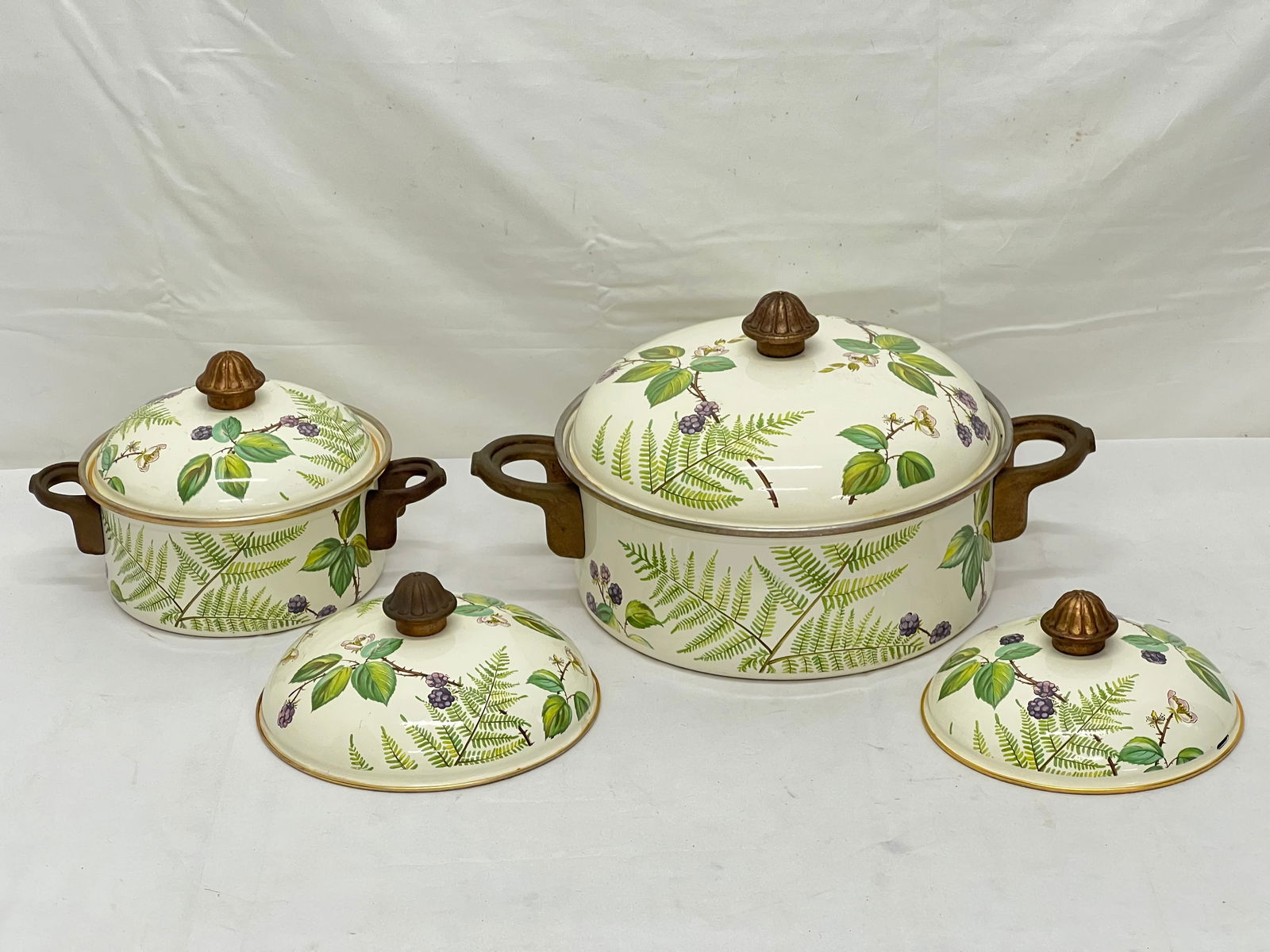 Villeroy & Boch Enamel Ware Forsa Pattern: Villeroy & Boch Enamel Ware Forsa Pattern - Casserole / Dutch Oven 10.25'' x 4, Lidded Pot, (2)Extra Lids