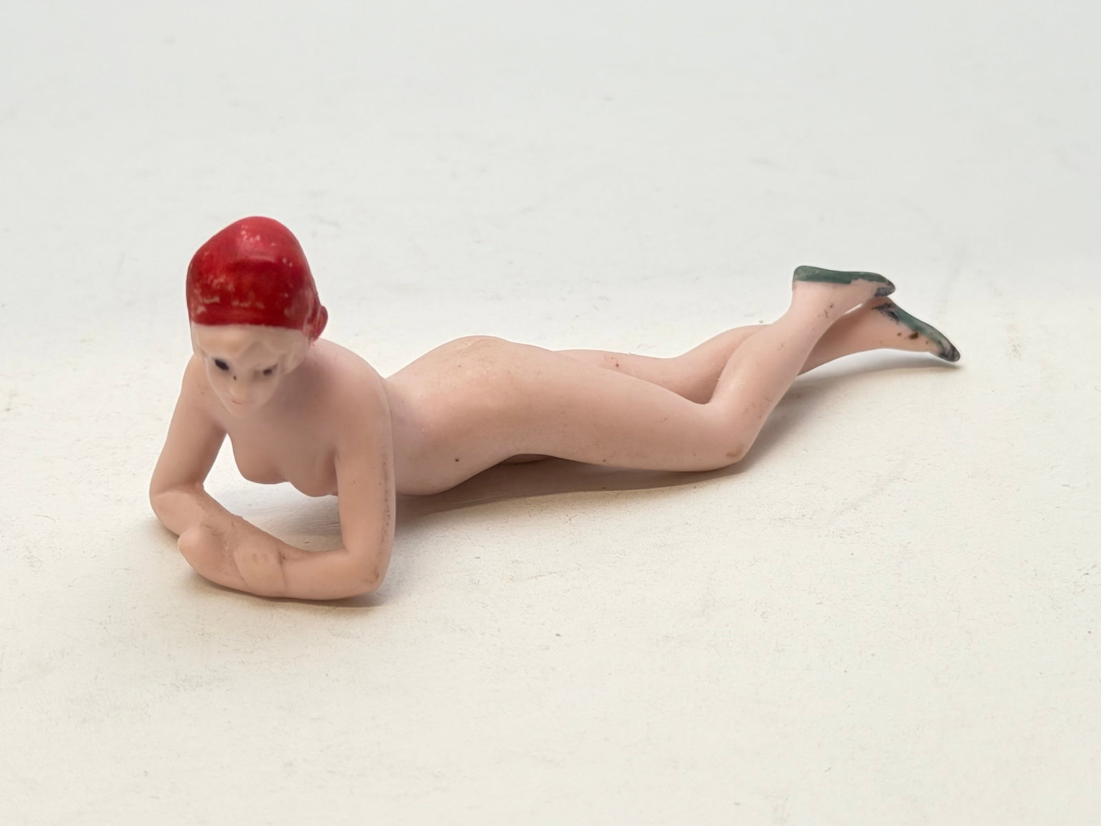 1920s Miniature German Bisque Bathing Nude Beauty Figure 2.75" x 1": 1920s Miniature German Bisque Bathing Nude Beauty Figure 2.75" x 1"