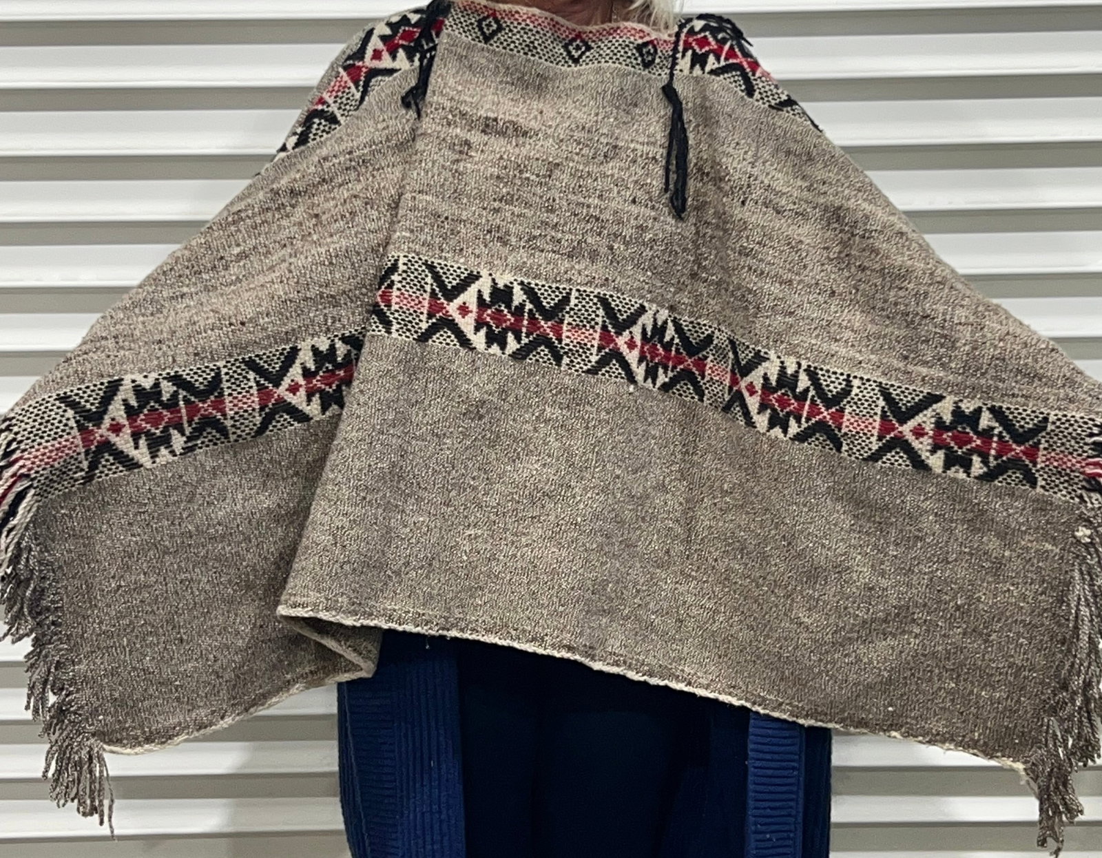Handwoven Vintage Serape Poncho 49'' x 52'': Handwoven Vintage Serape Poncho 49'' x 52''