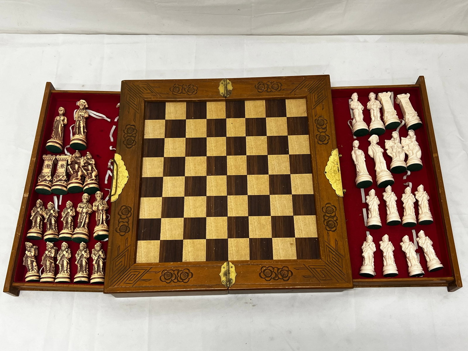 Vintage Carved Folding Gameboard Chess Set: Vintage Carved Folding Gameboard Chess Set