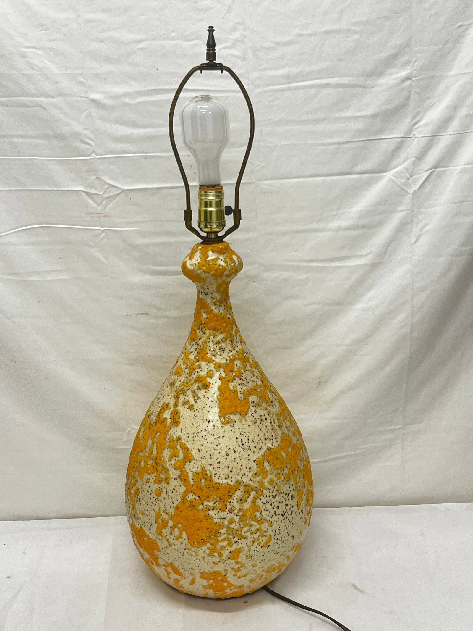 MCM Ceramic Table Lamp with Volcanic Glaze: MCM Ceramic Table Lamp with Volcanic Glaze