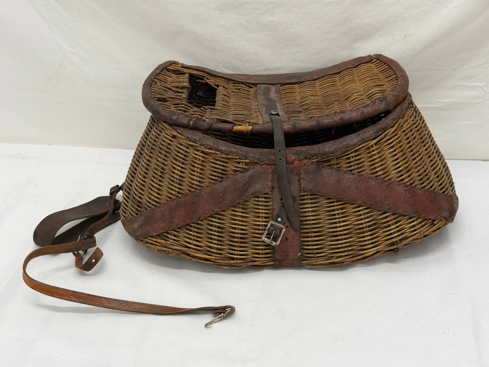 Vintage Wicker Creel Fishing Basket with Leather 17" x 6" x 8" - See Photos for Condition (1 of 7)