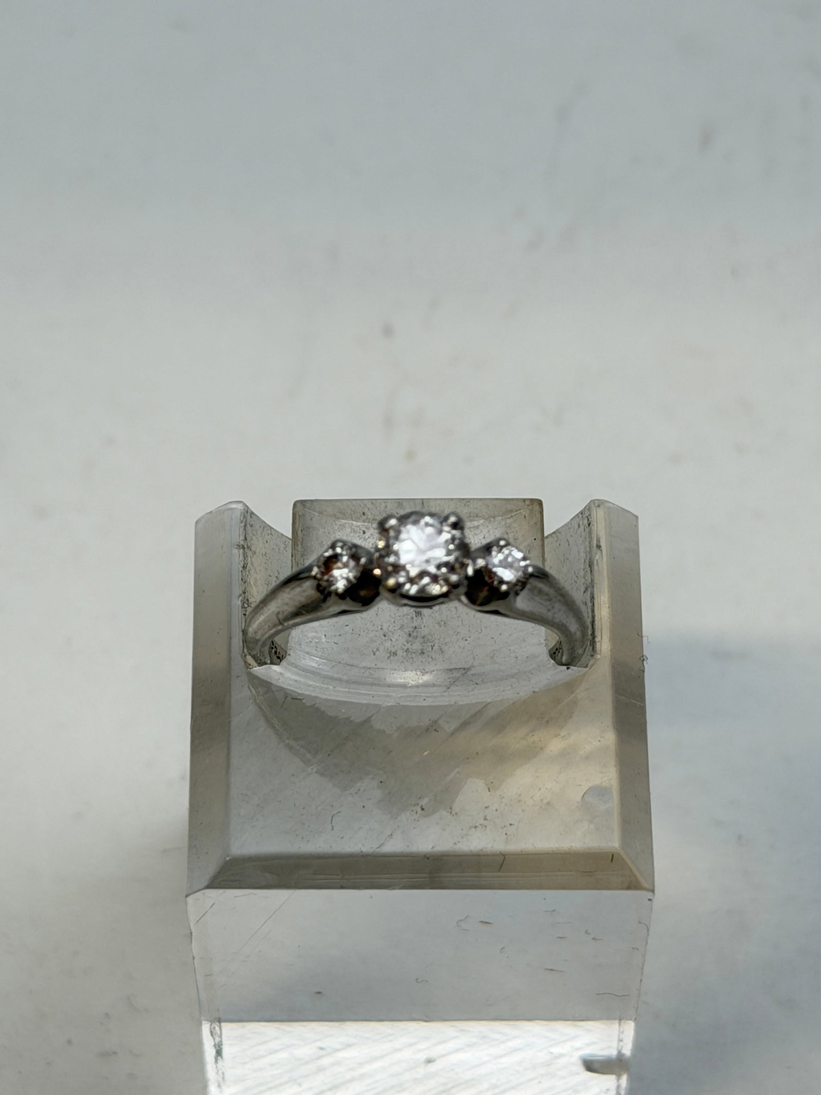 Vintage Platinum Diamond Ring Sz 5 - Marked 900 Plat 100 Irid - Center Diamond with (2)Side Diamonds (1 of 4)