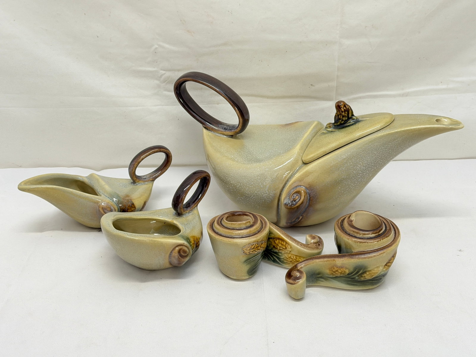 Mid Century Hull Teaset & Candle Holders Parchment & Pine (1 of 8)