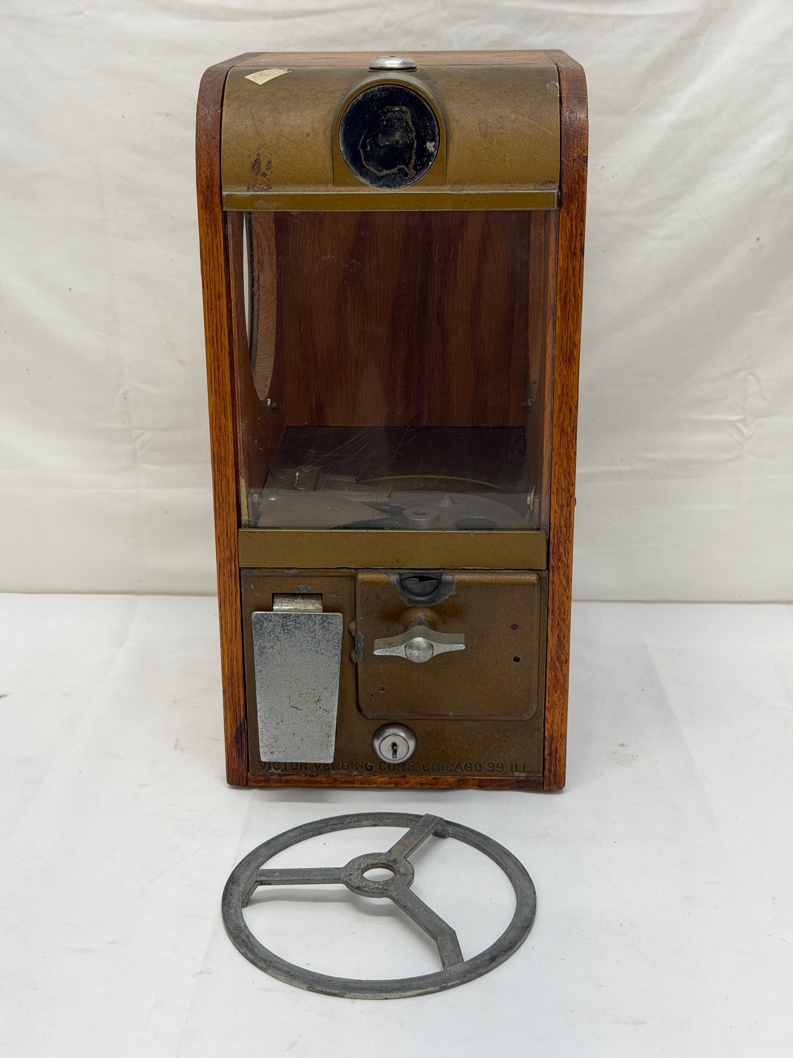 1940s-50s Victor Grand Dad 5c Dispenser with Lipstick Mirror (1 of 6)