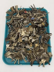 Large Lot of Asst Keys: Large Lot of Asst Keys