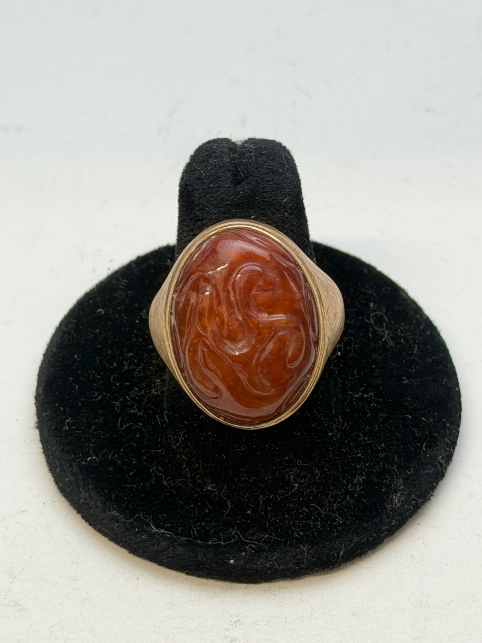 Vintage 14K Gold Ring with Engraved Carnelian, Sz 8.5, TW 14.61g (1 of 4)