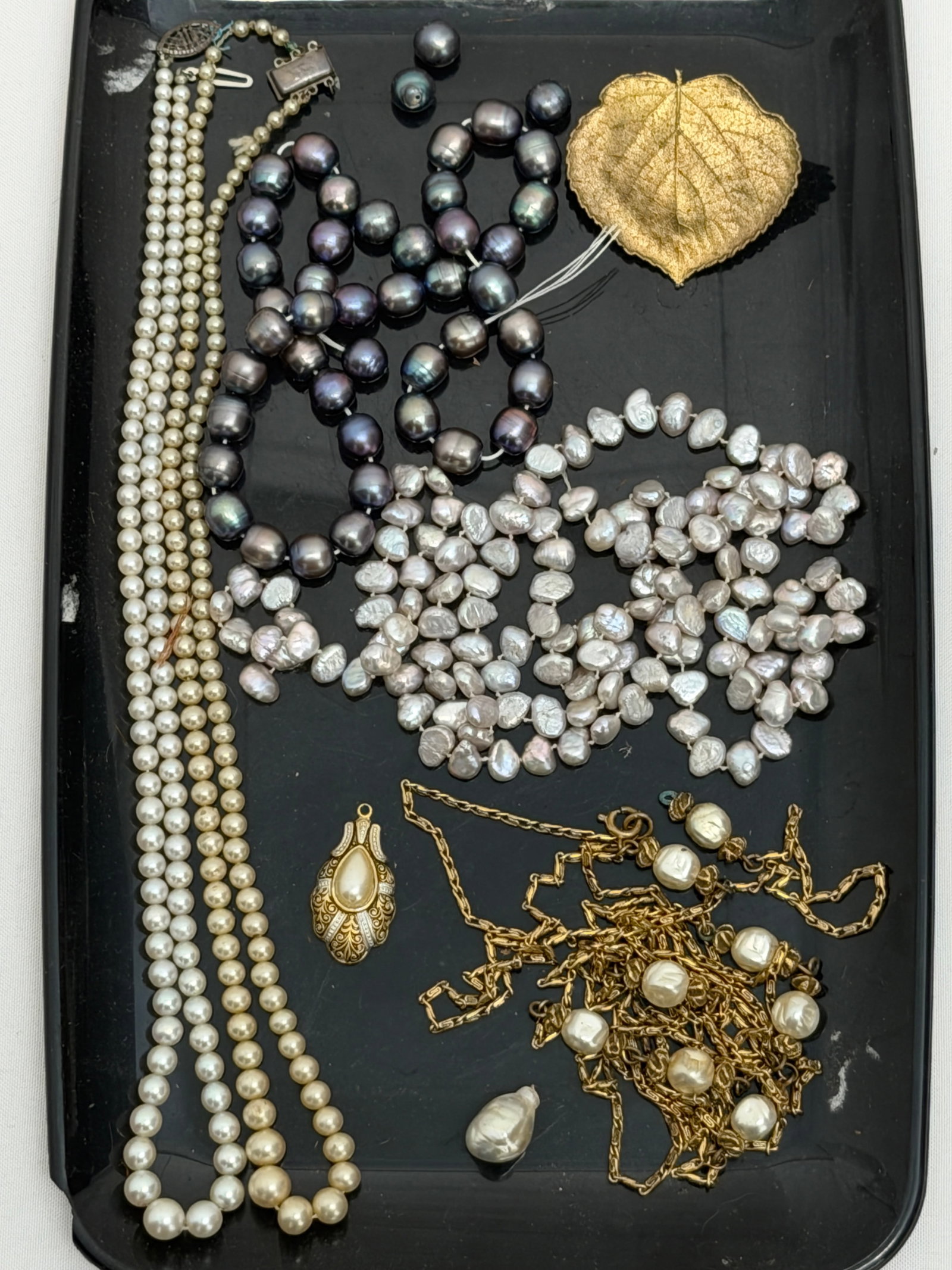 Asst Pearl Necklaces , Loose Pearls , Brooch (1 of 7)