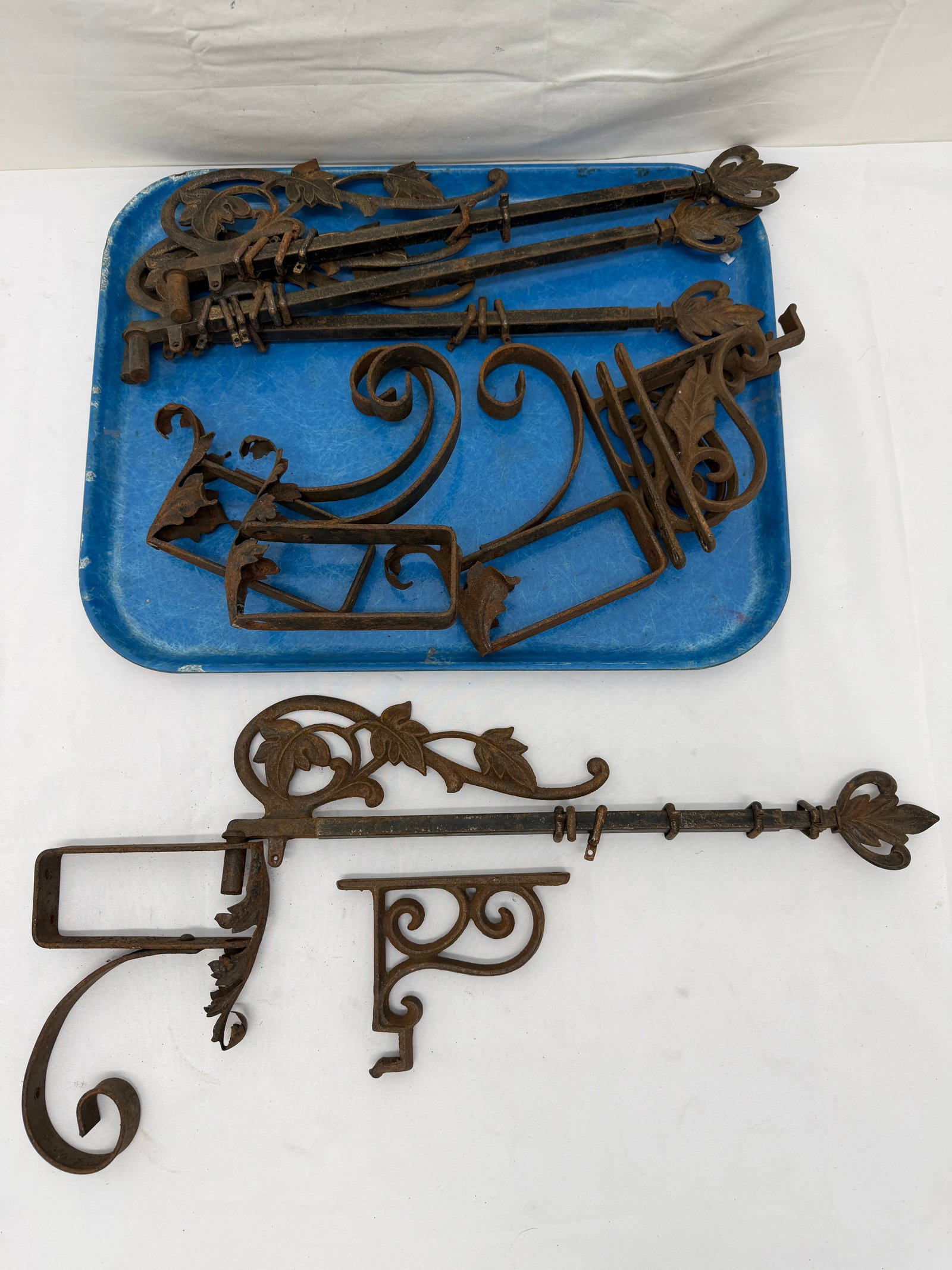 Antique Cast Iron Hardware (1 of 4)