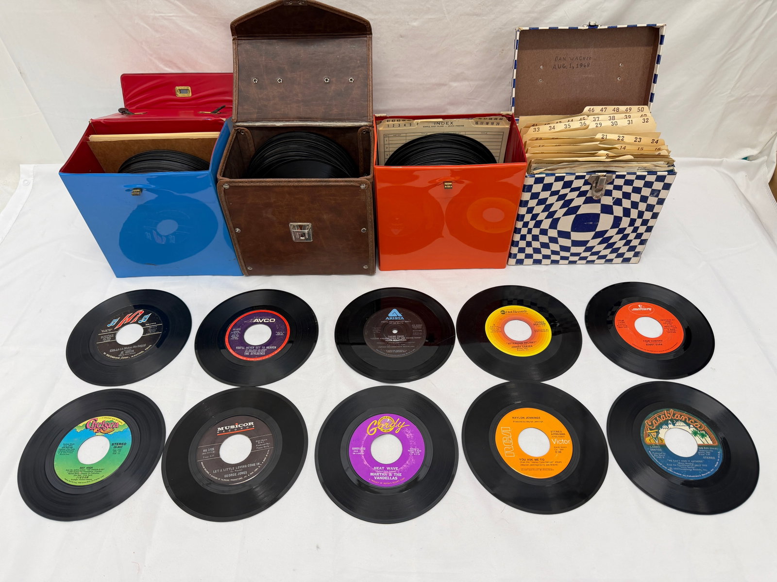 Lot of 45s Vinyl Records with Vinyl & Groovy Cases (1 of 15)