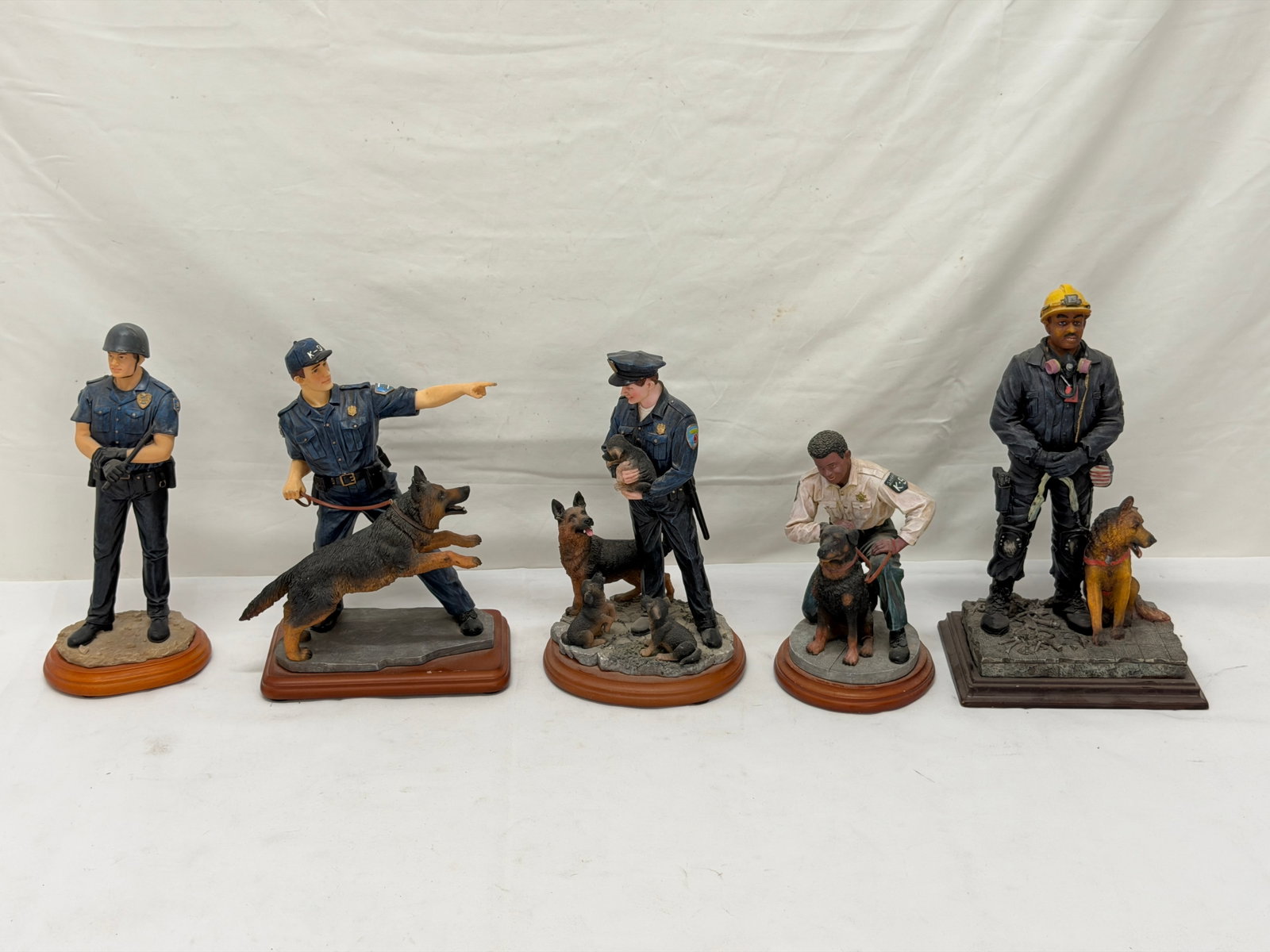 (5)Police / K-9 / Sheriff Figures - Some Limited Edition (1 of 11)