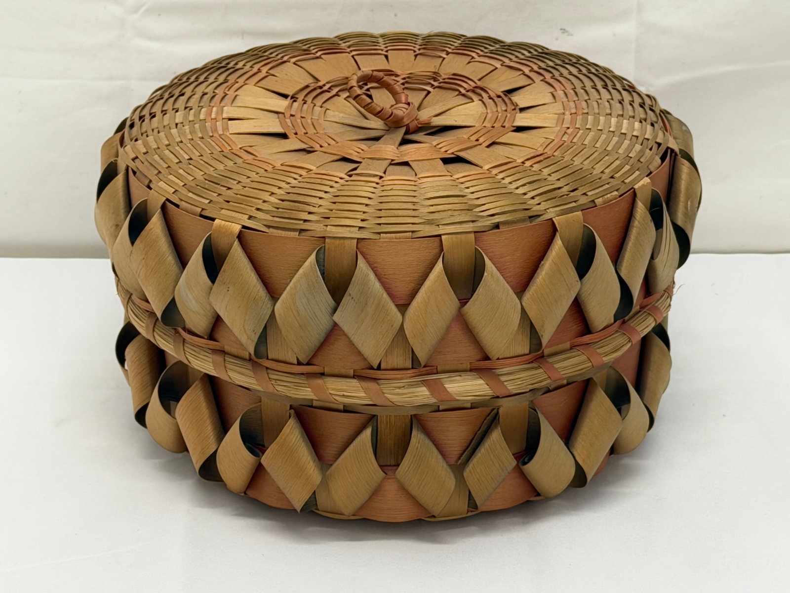 Native American Indian Micmac Lidded Basket 7.5" x 5" (1 of 4)