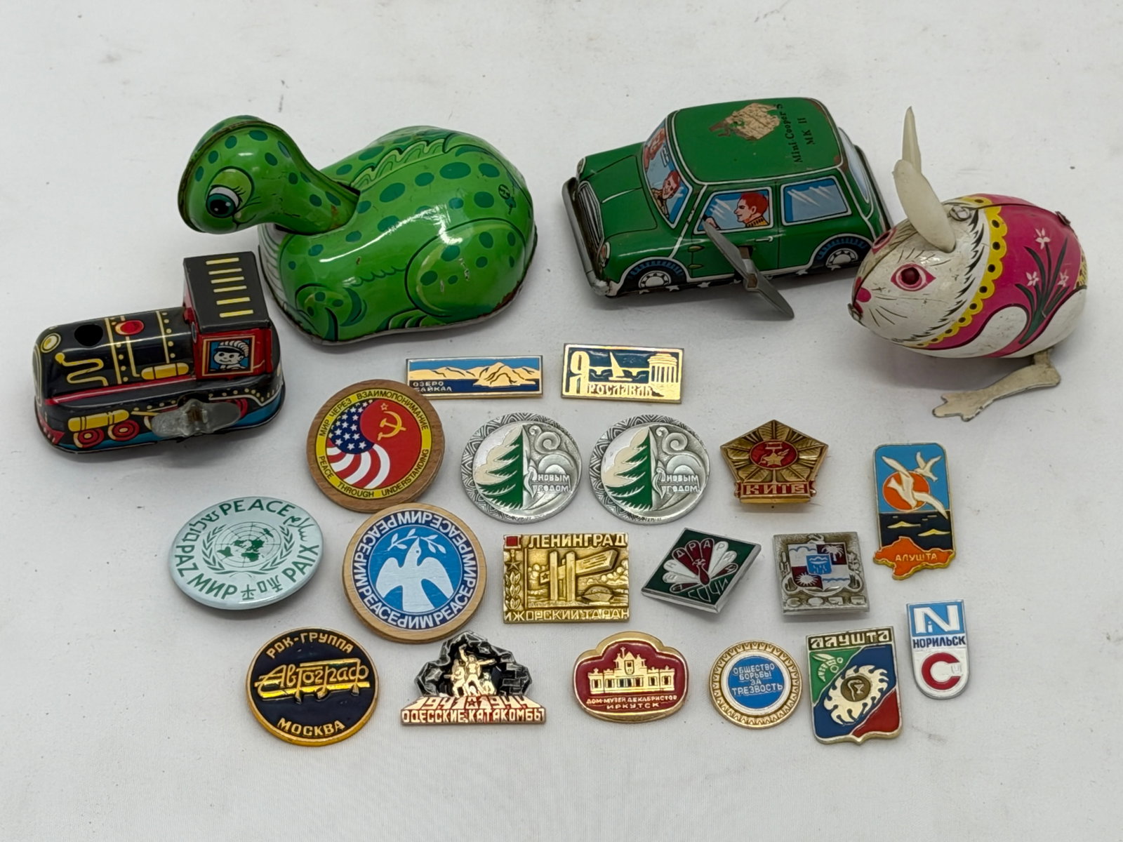 Vintage Tin Wind-Up Toys, Vintage Russian Pins (Wind-Up Needs Work) (1 of 12)