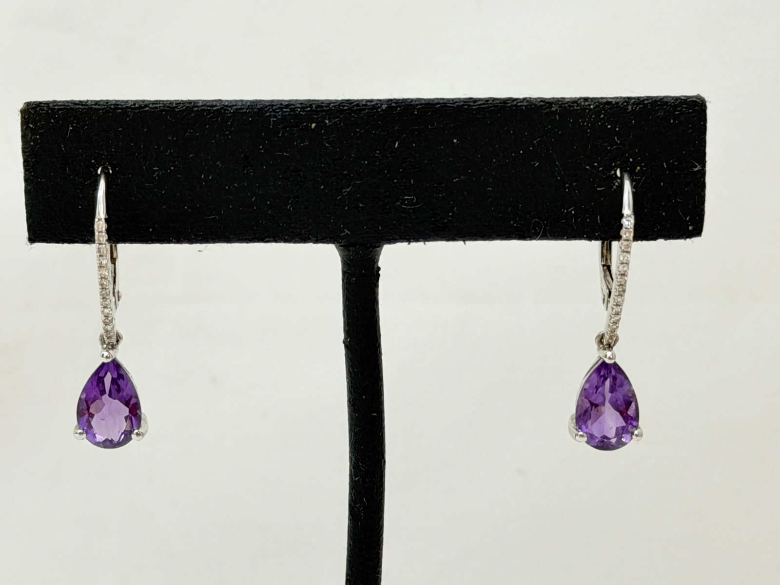 14K White Gold Amethyst with Diamond Chip Earrings 1"L , TW 2.88g: 14K White Gold Amethyst with Diamond Chip Earrings 1"L , TW 2.88g