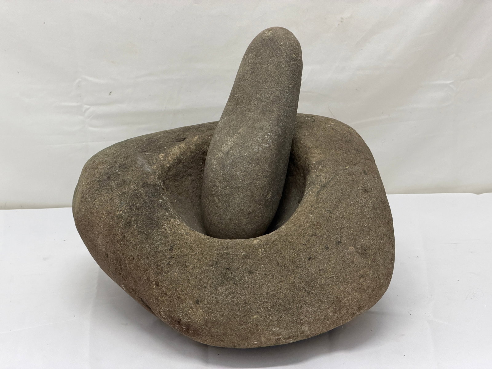 Native American Indian Large Stone Mortor & Pestle 14" x 11" x 7" with 37"Circ.: Native American Indian Large Stone Mortor & Pestle 14" x 11" x 7" with 37"Circ. + Pestle 9"L