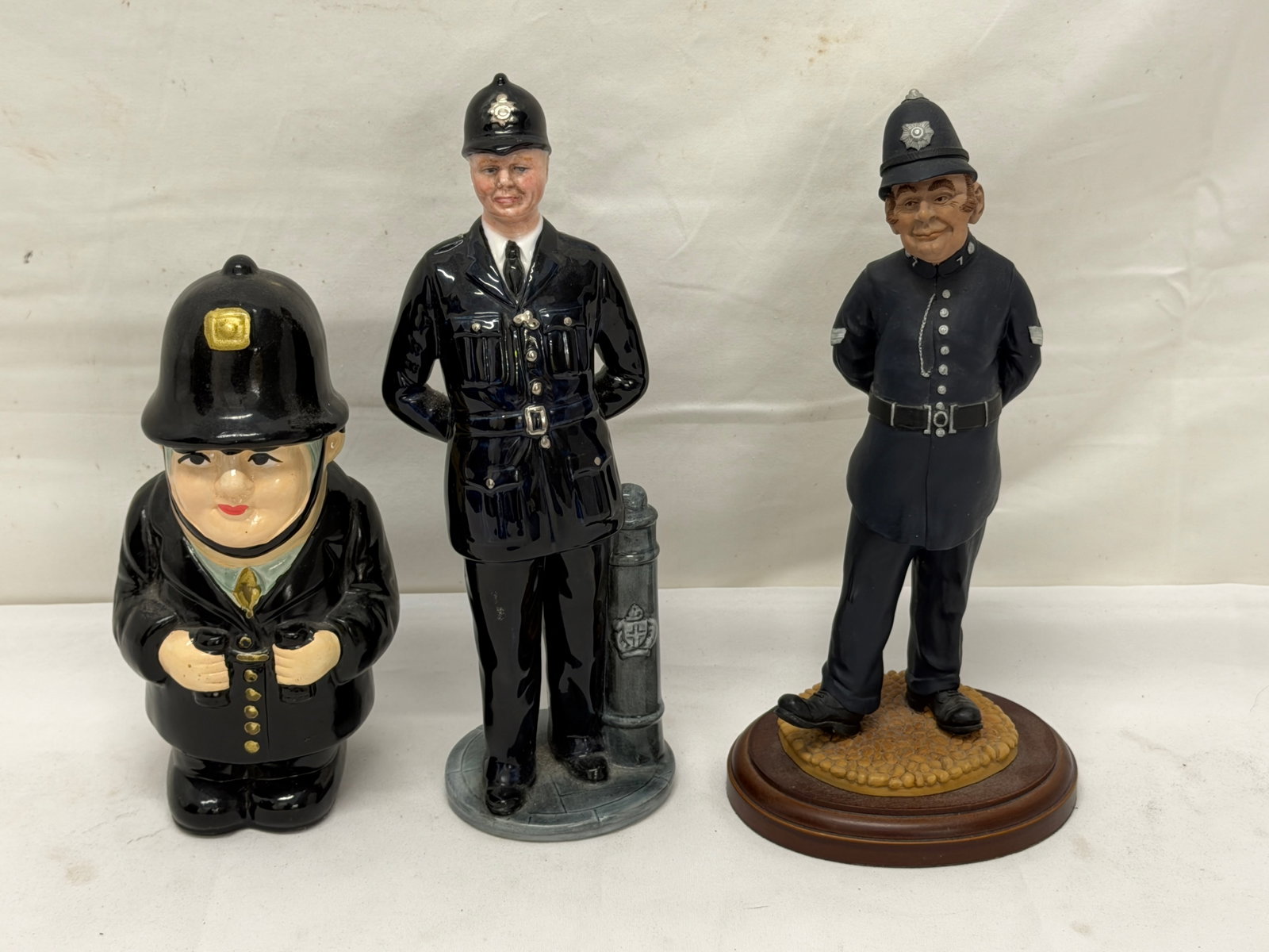 Royal Doulton "The Bobby" Figure, Bobby Bank + Figure (1 of 8)