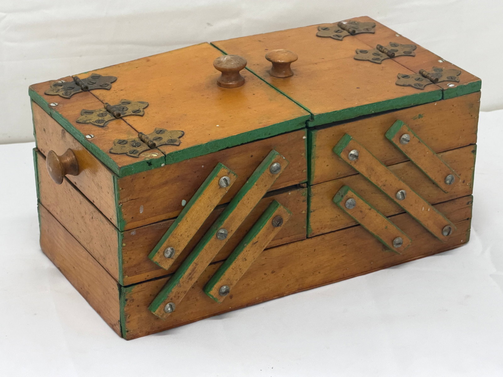 Vintage 3-Tier Accordian Cantilever Sewing Box 12" x 6.5" x 5.5" (1 of 5)