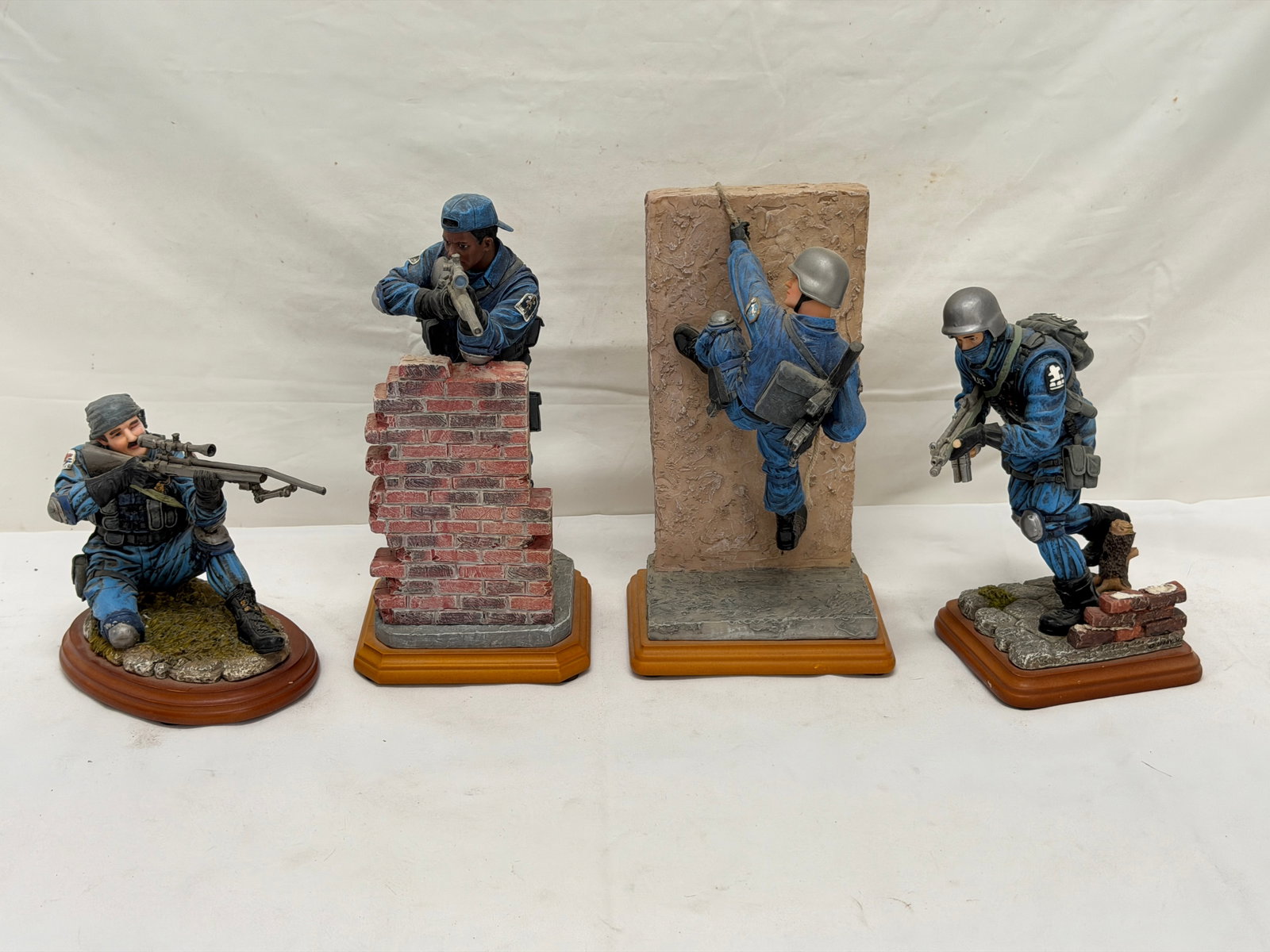 (4)Limited Ed. #d 'Blue Hats of Bravery' Police Figures - Composite Resin, Hand Painted: (4)Limited Ed. #d 'Blue Hats of Bravery' Police Figures - Composite Resin, Hand Painted
