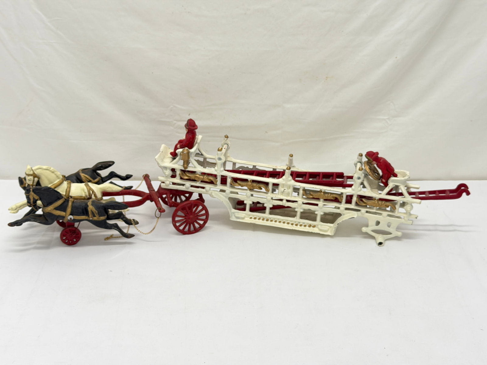 Antique Cast Iron Horse Drawn Fire Ladder Wagon Truck 30"L (1 of 10)