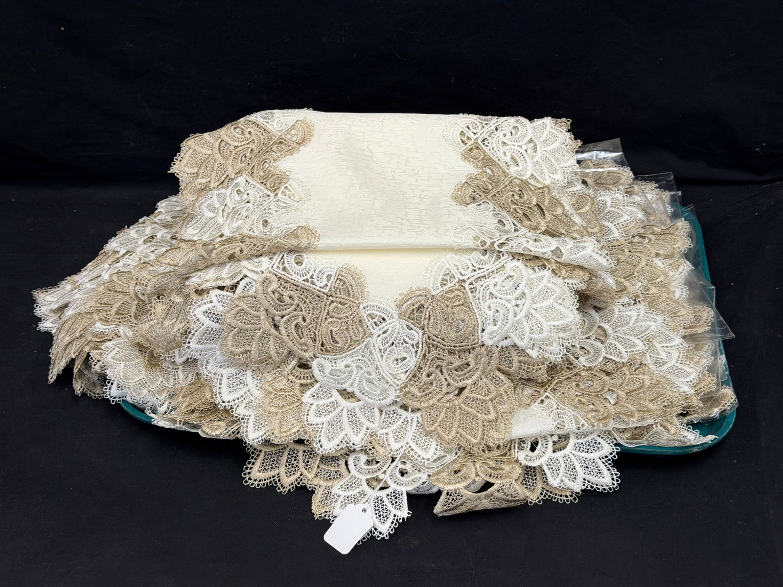(40)Embroidered & Lace Linens (1 of 2)